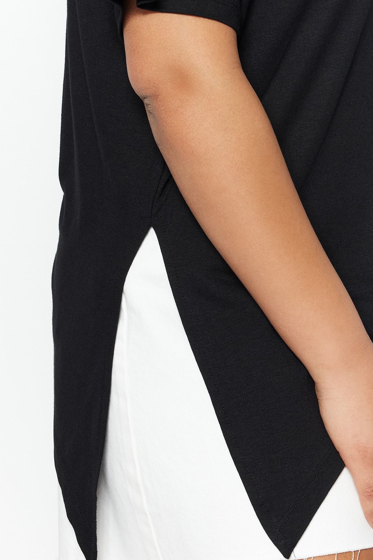 Trendyol Curve-Black Asymmetrical 100% Cotton Knitted Plus Size Blouse Tbbss23Af00033 2