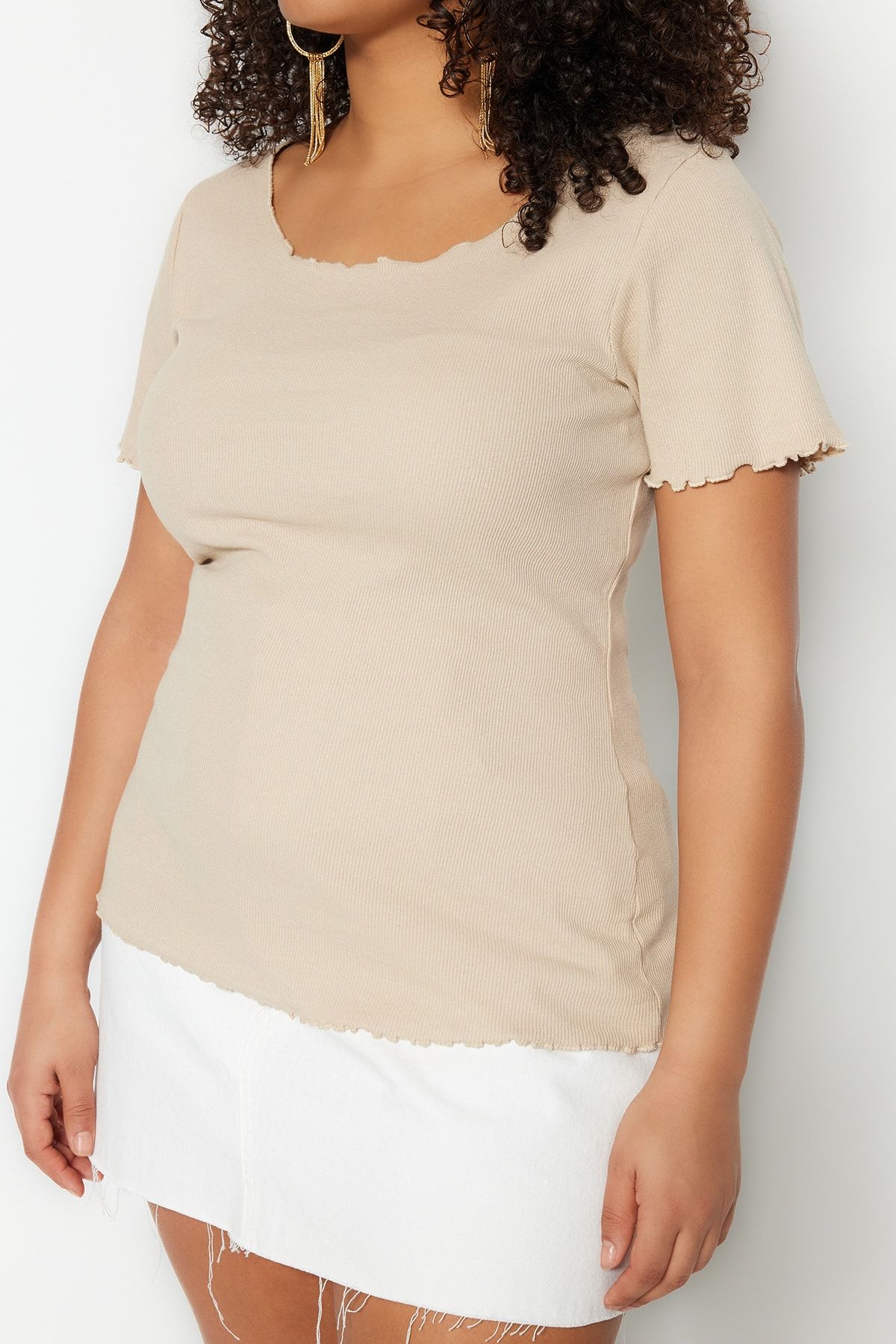 Trendyol Curve-Gestrickte Plus-Size-Bluse mit Steinkordelzug und Rundhalsausschnitt TBBSS23BF00010 4