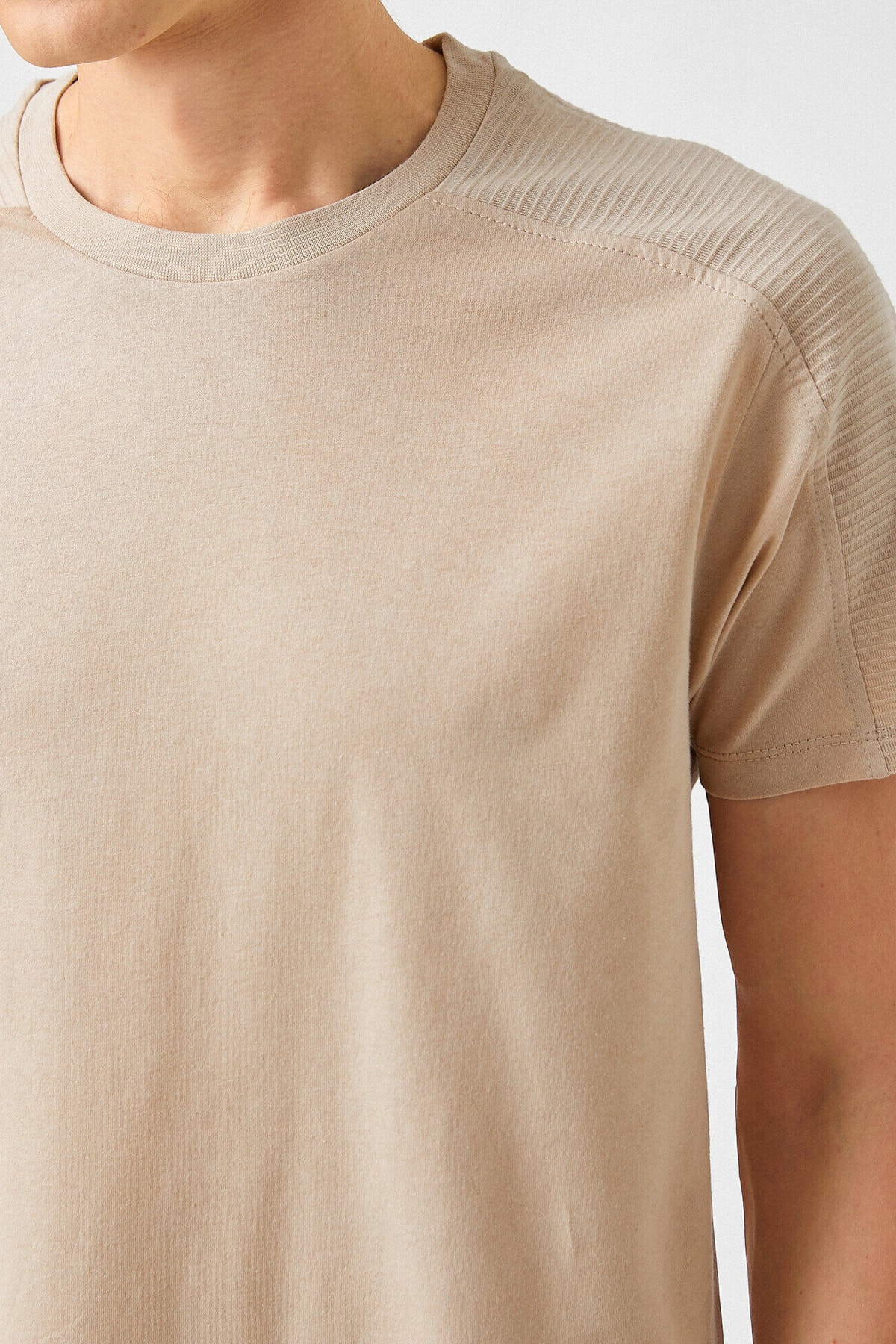 تیشرت مردانه بژ کوتون | 2YAM12004LK اورجینال - تصویر 5