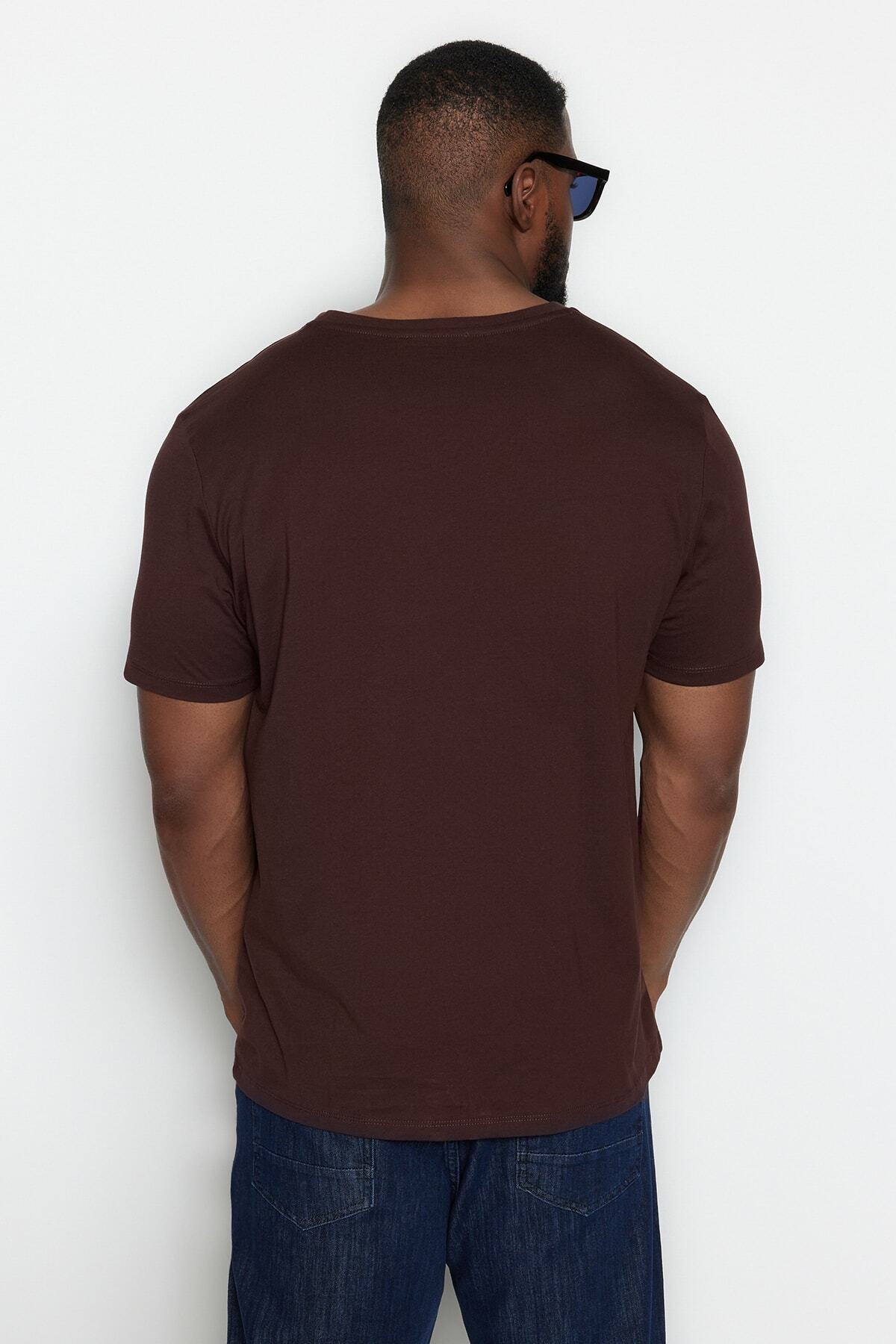 Trendyol Collection-Ciemnobrązowa wygodna bawełniana koszulka basic o dopasowanym kroju - TMNSS23TS00132 14