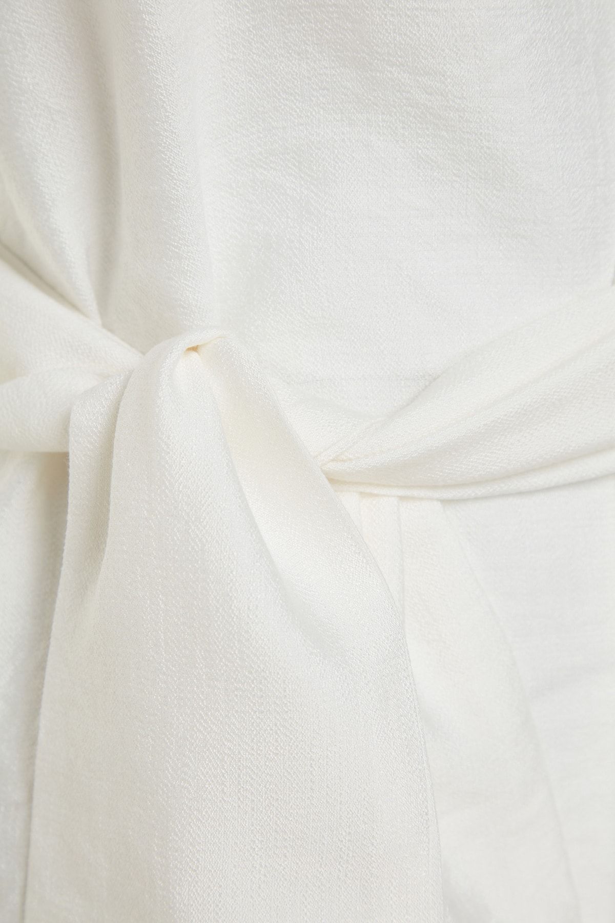 Trendyol Modest-Leinenstruktur – Weißes Kleid mit Reißverschluss und Gürtel TCTSS23EB00219 9
