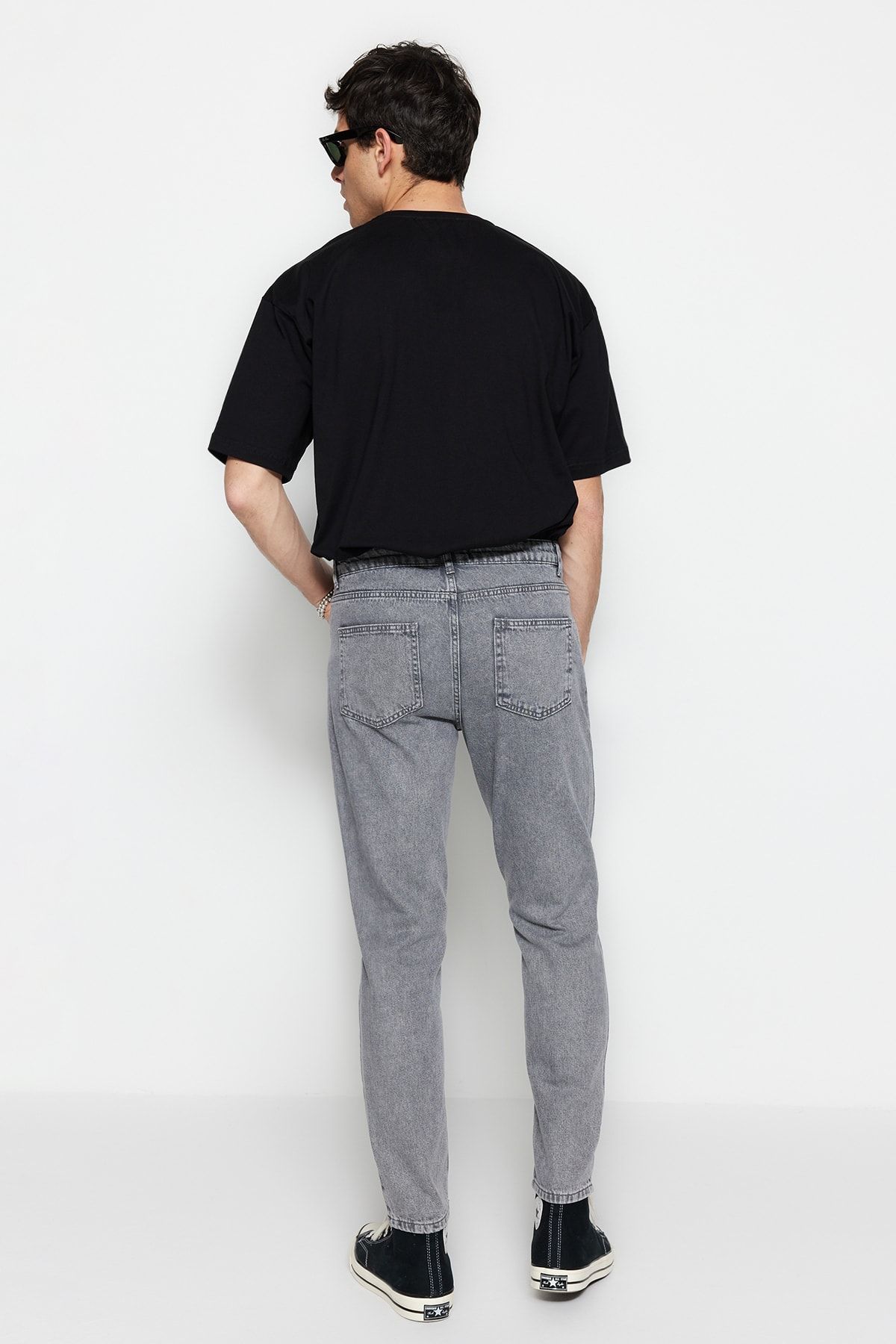 Gri Erkek Essential Fit Denim Jeans Kot Pantolon TMNSS23JE00044
