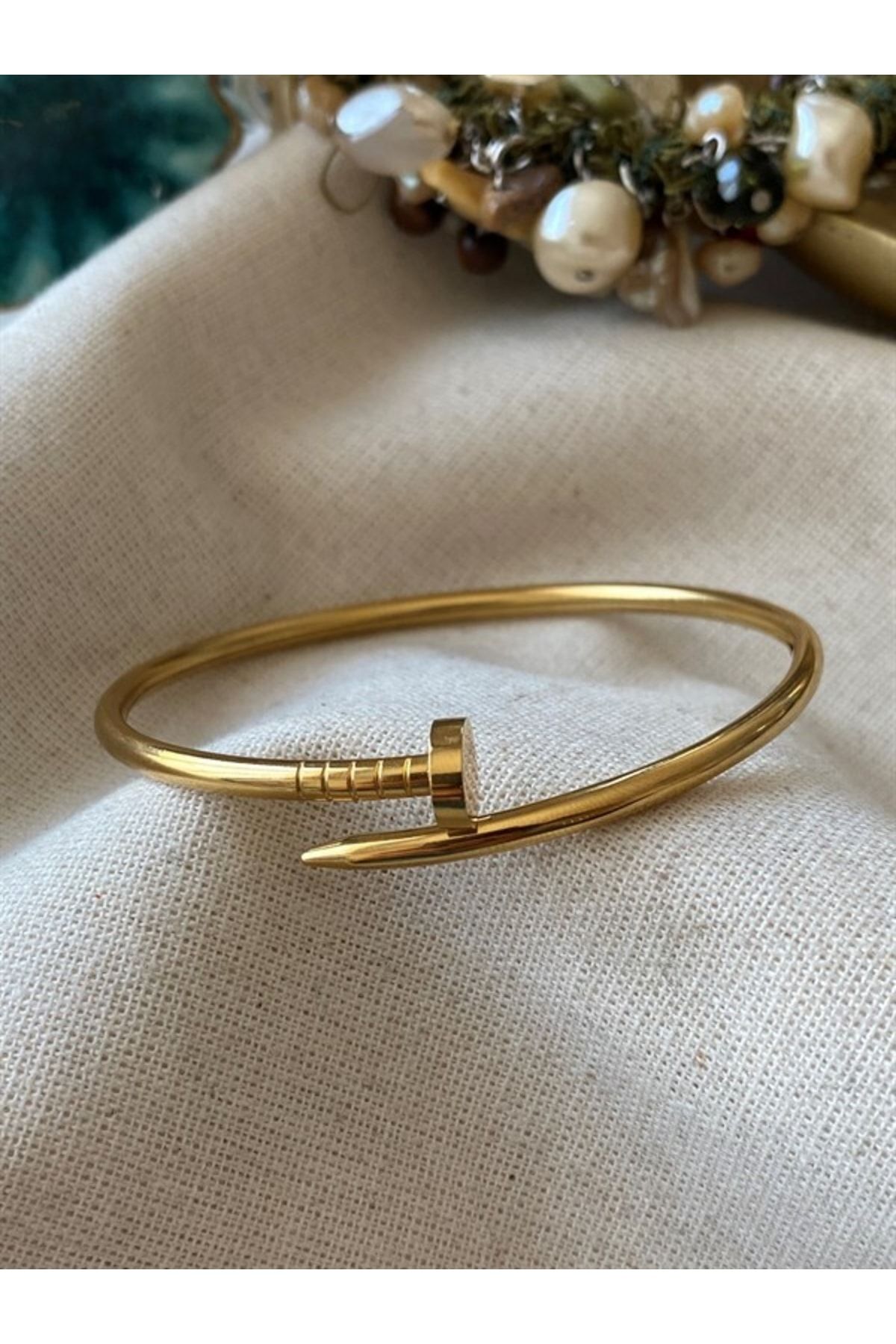 14k gold best sale nail bracelet