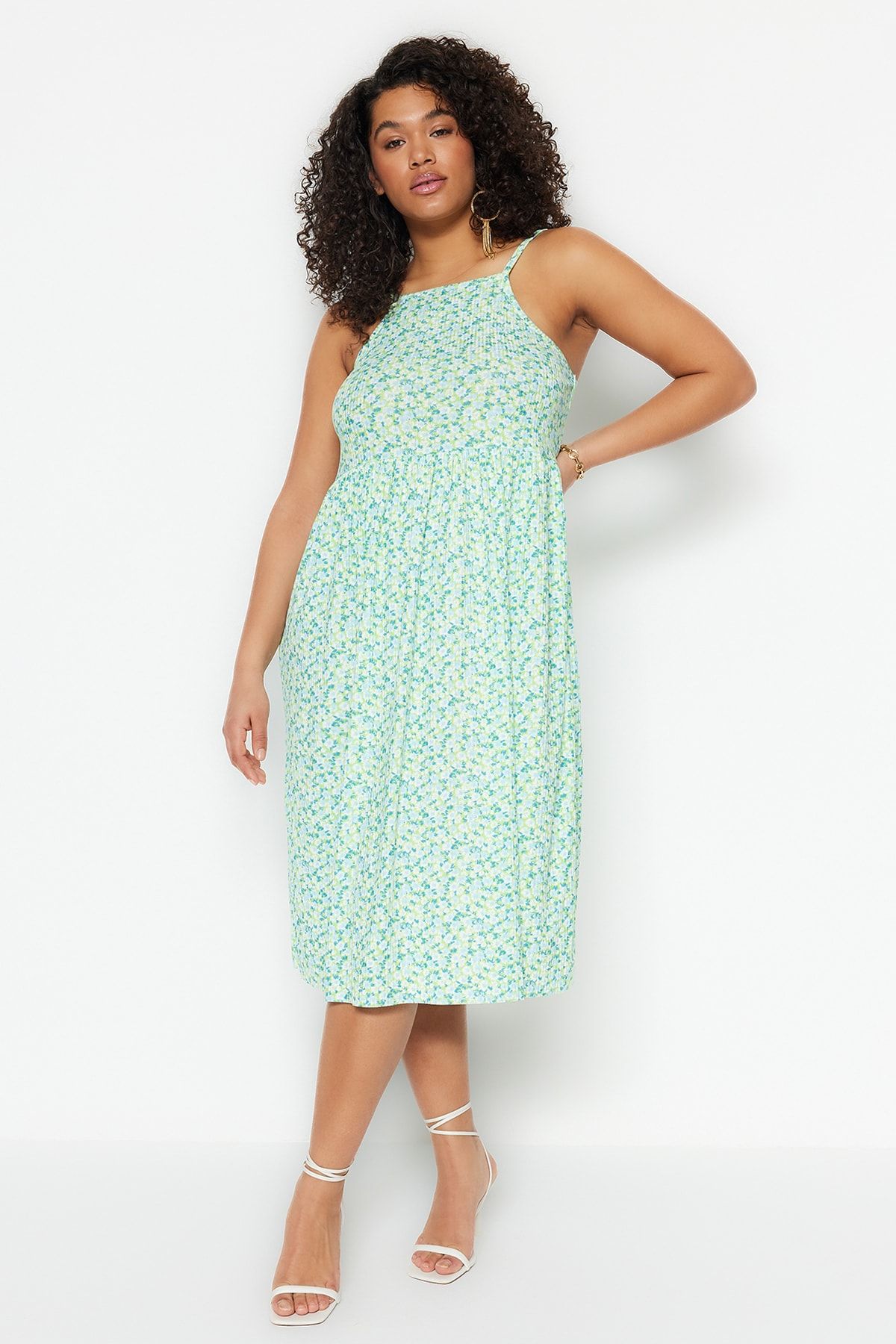 Trendyol Curve-Зелена сукня з квітковим візерунком Gipeli Summer Orme Plus Size TBBSS23AH00074 4