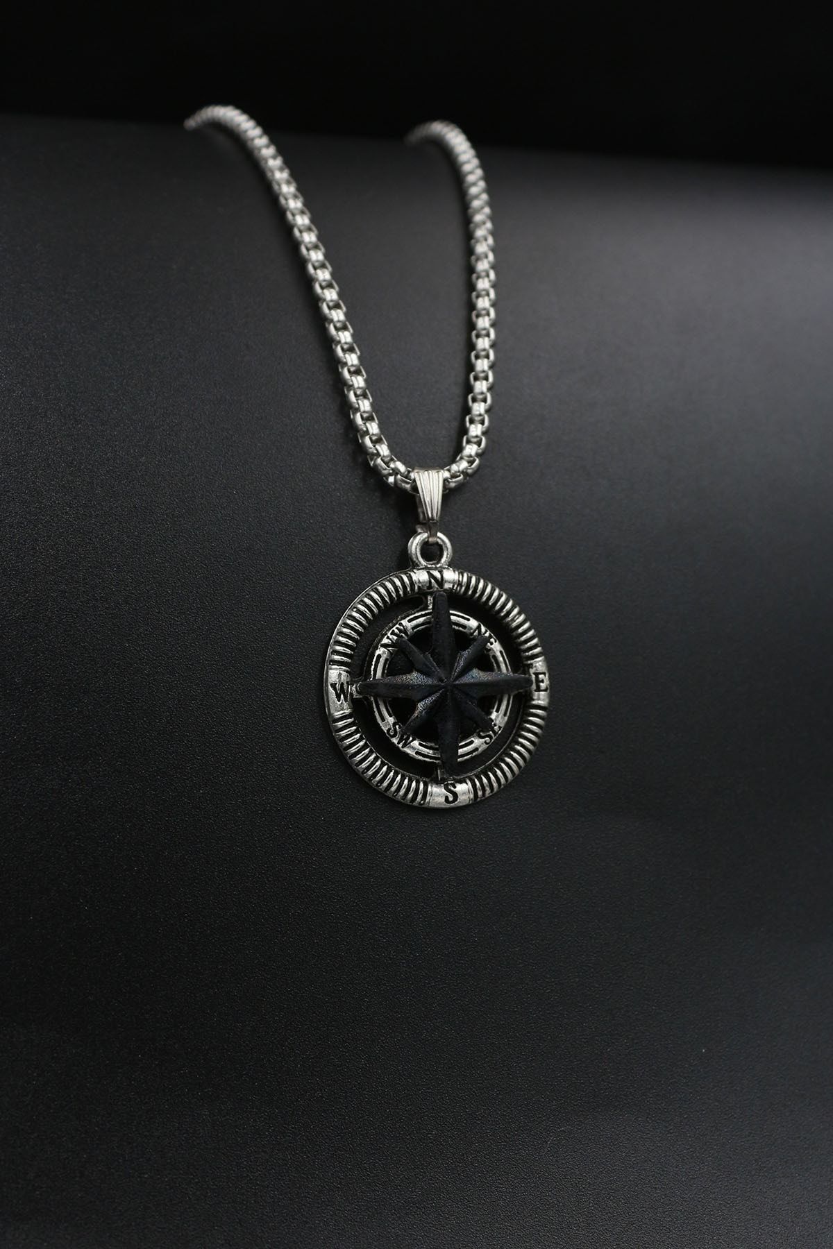 Black locket hot sale chain