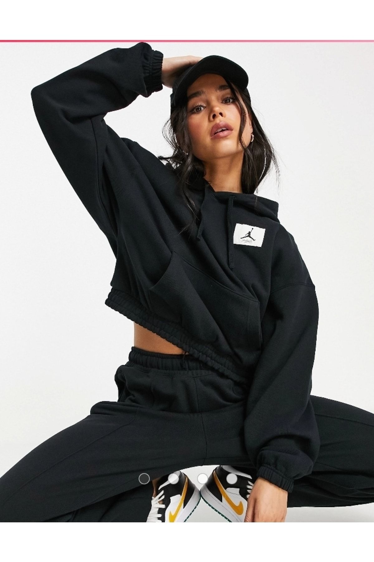 Women discount jordan tracksuit