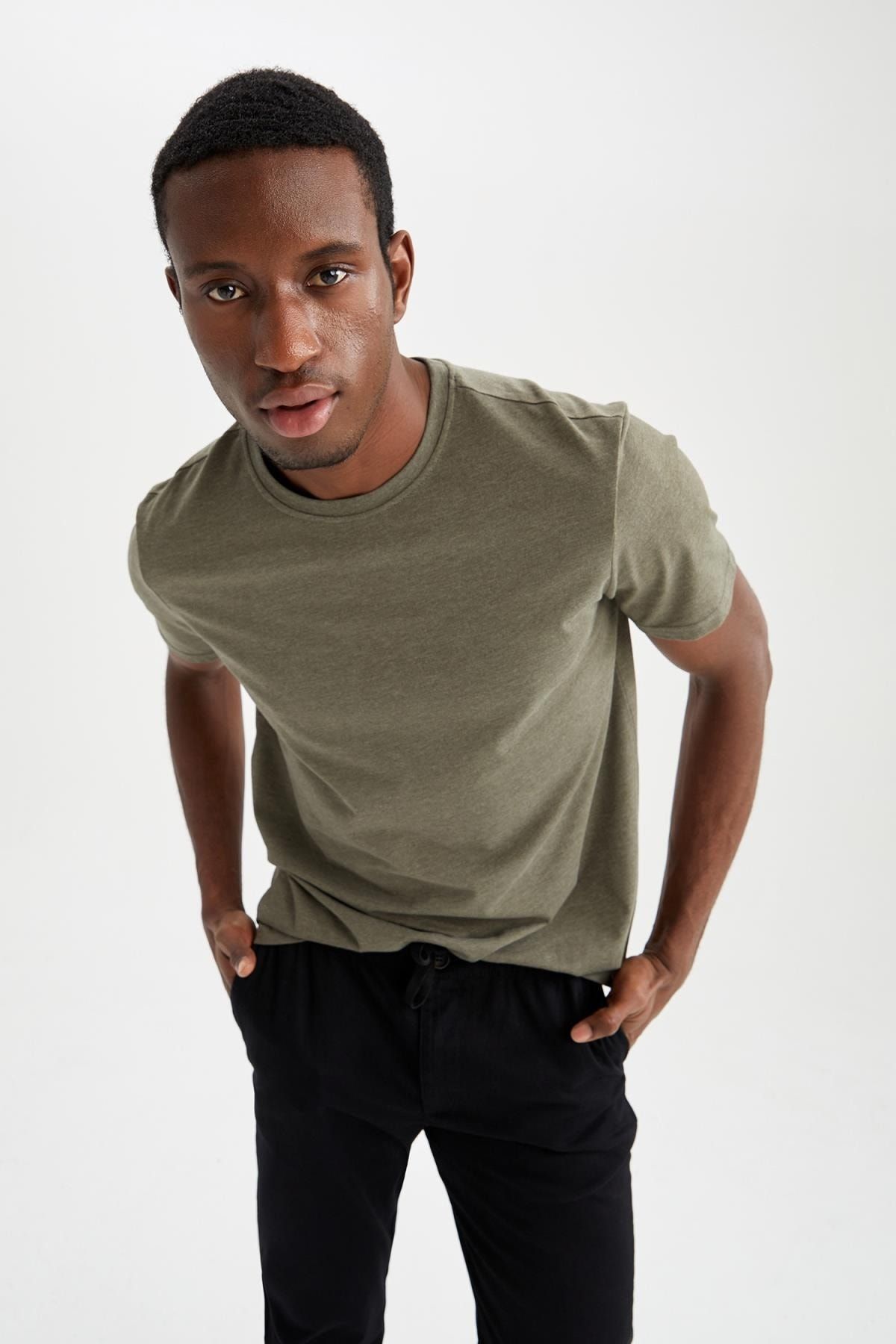 DeFacto Regular Fit Bisiklet Yaka Basic Tişört