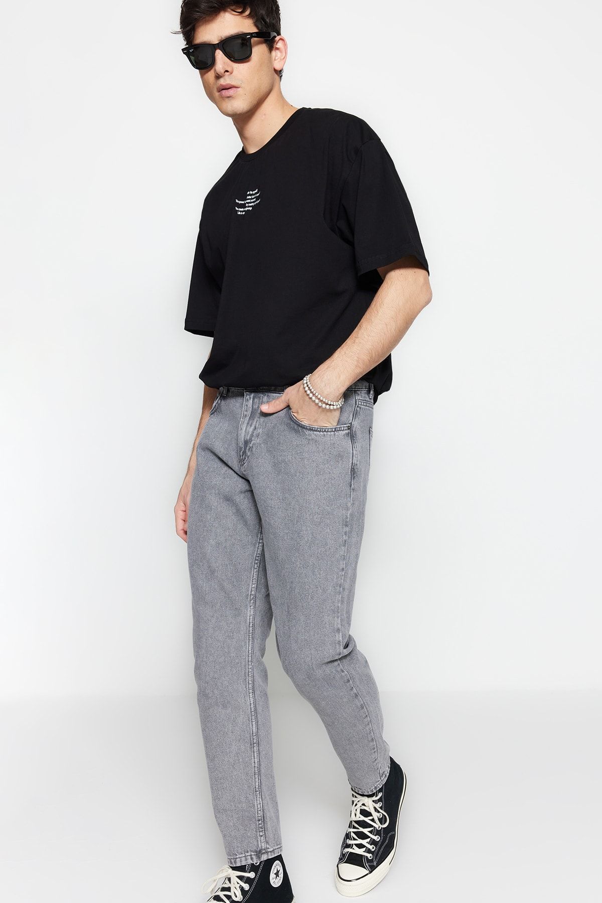 Gri Erkek Essential Fit Denim Jeans Kot Pantolon TMNSS23JE00044