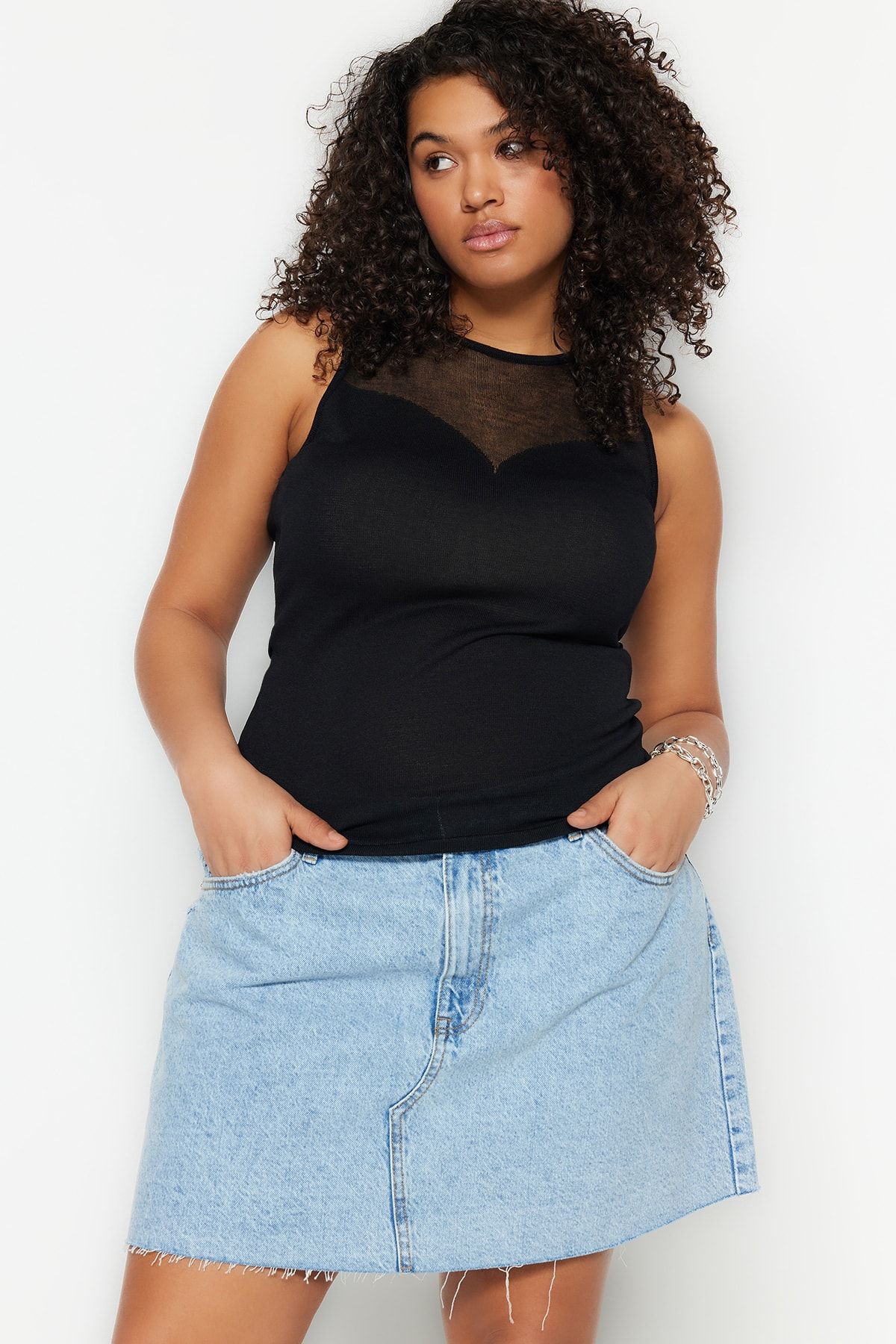 complete the look image