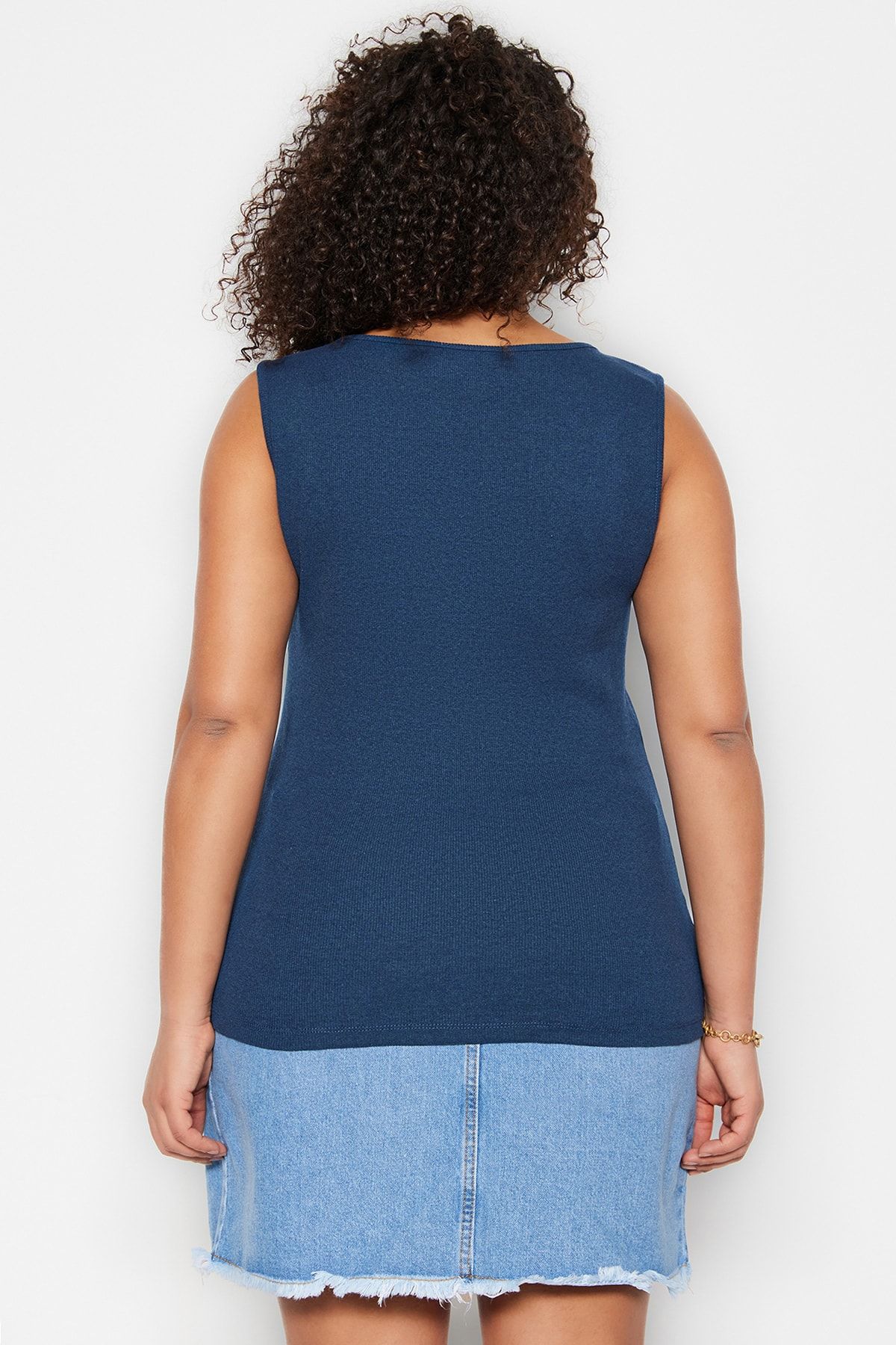 Trendyol Curve-Gerippte Nerz-Indigo-Unterhemden mit quadratischem Ausschnitt – große Größe, 2er-Pack TBBSS22AL0024 8