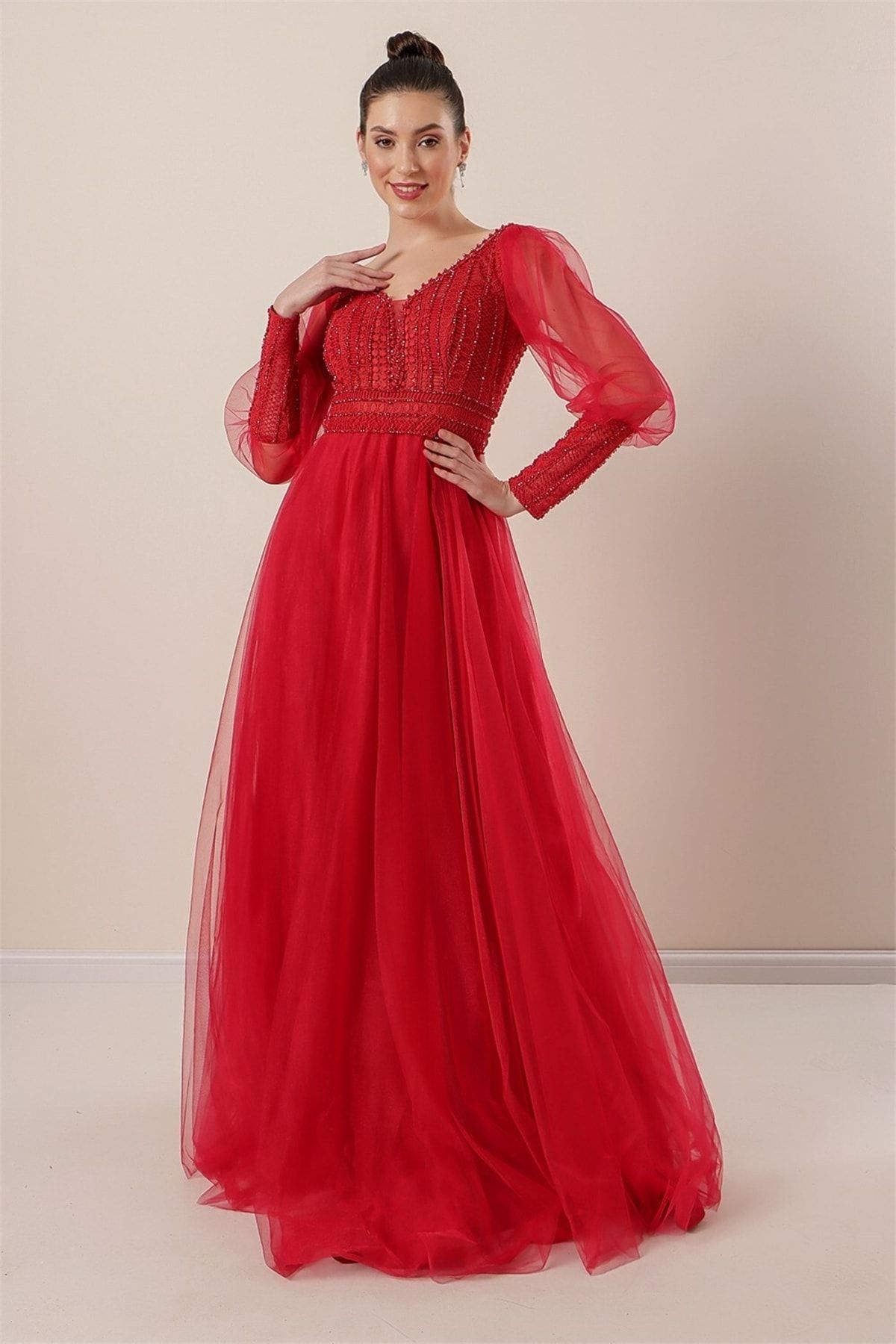 By Saygı Langes, mit und Trendyol in V-Ausschnitt - besetztes hinten vorne mit Guipure-Perlen Kleid Rot