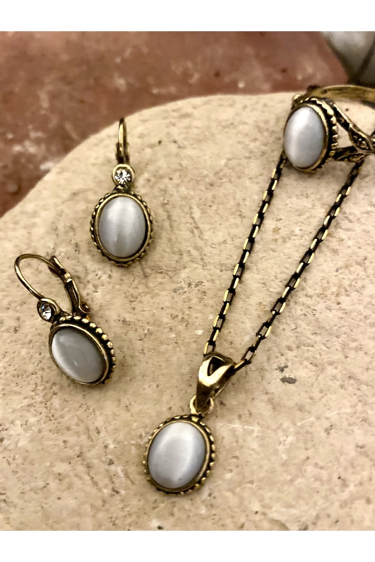 kapris concept El Yapımı Antialerjik Bakır&doğal Taş Üçlü Kolye,küpe,yüzük Set (onix&aytaşı)