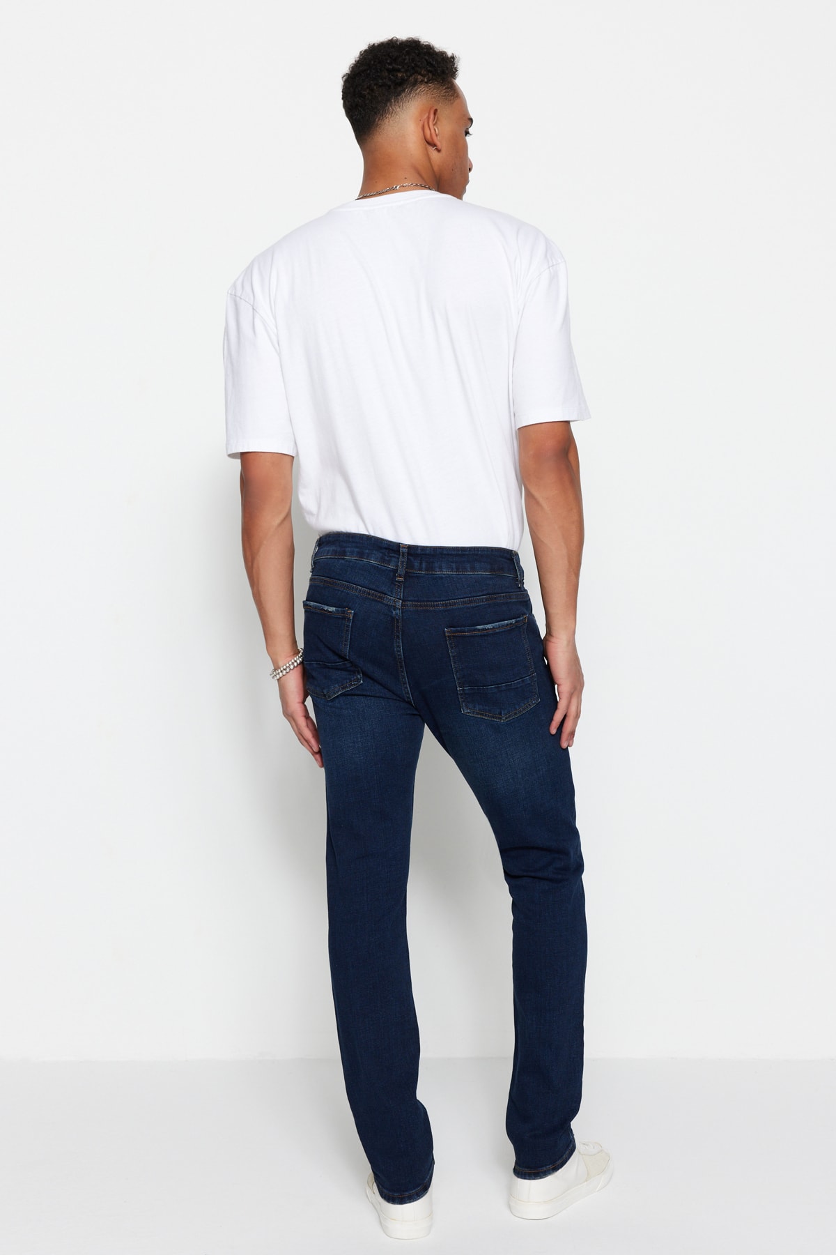 Trendyol Collection-Marineblaue Slim-Fit-Jeans mit schmaler Passform und Stretch-Stoff TMNAW23JE00009 6