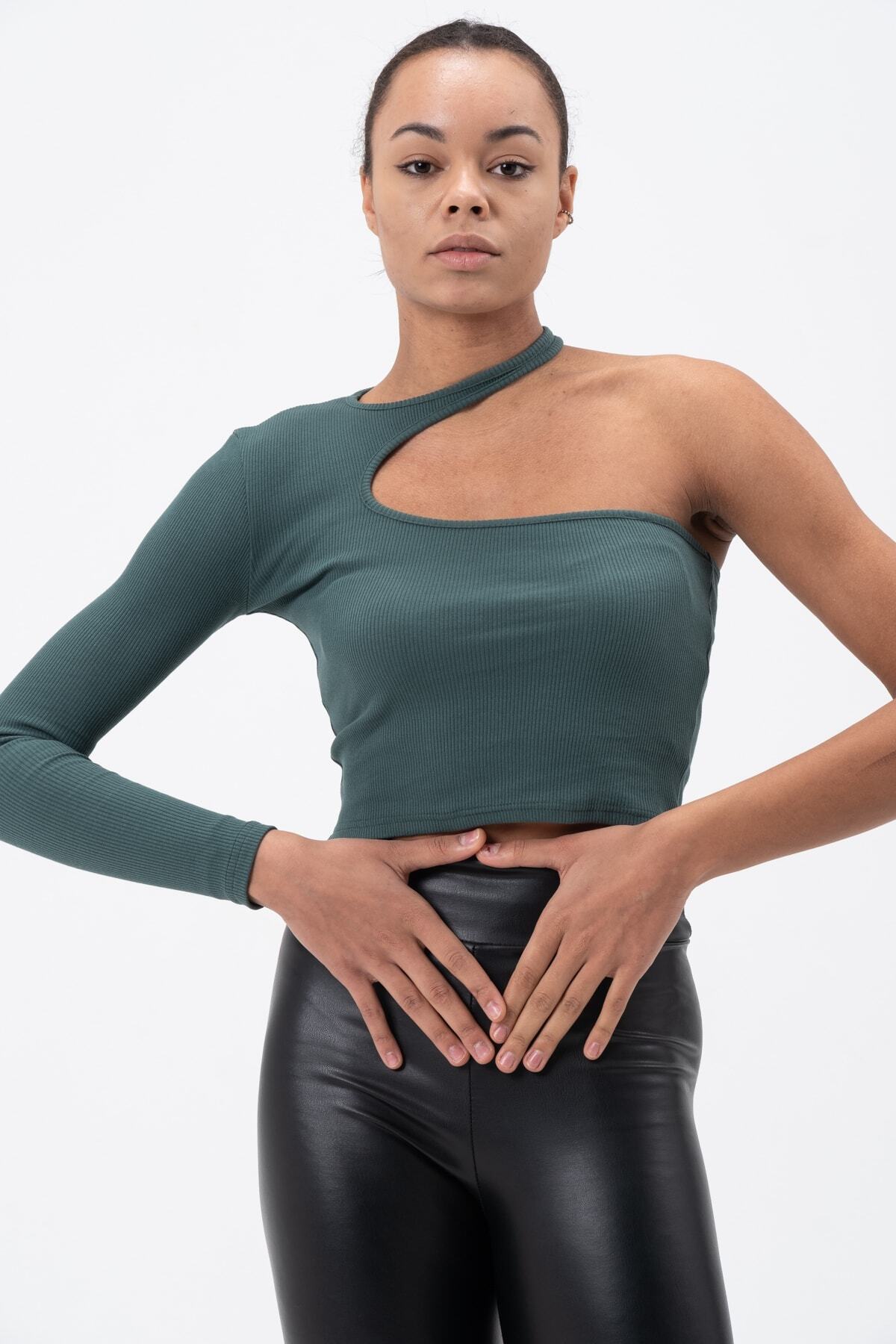 PUNKY CAT-Women's Petrol Green Low-cut Single Sleeve Blouse 2