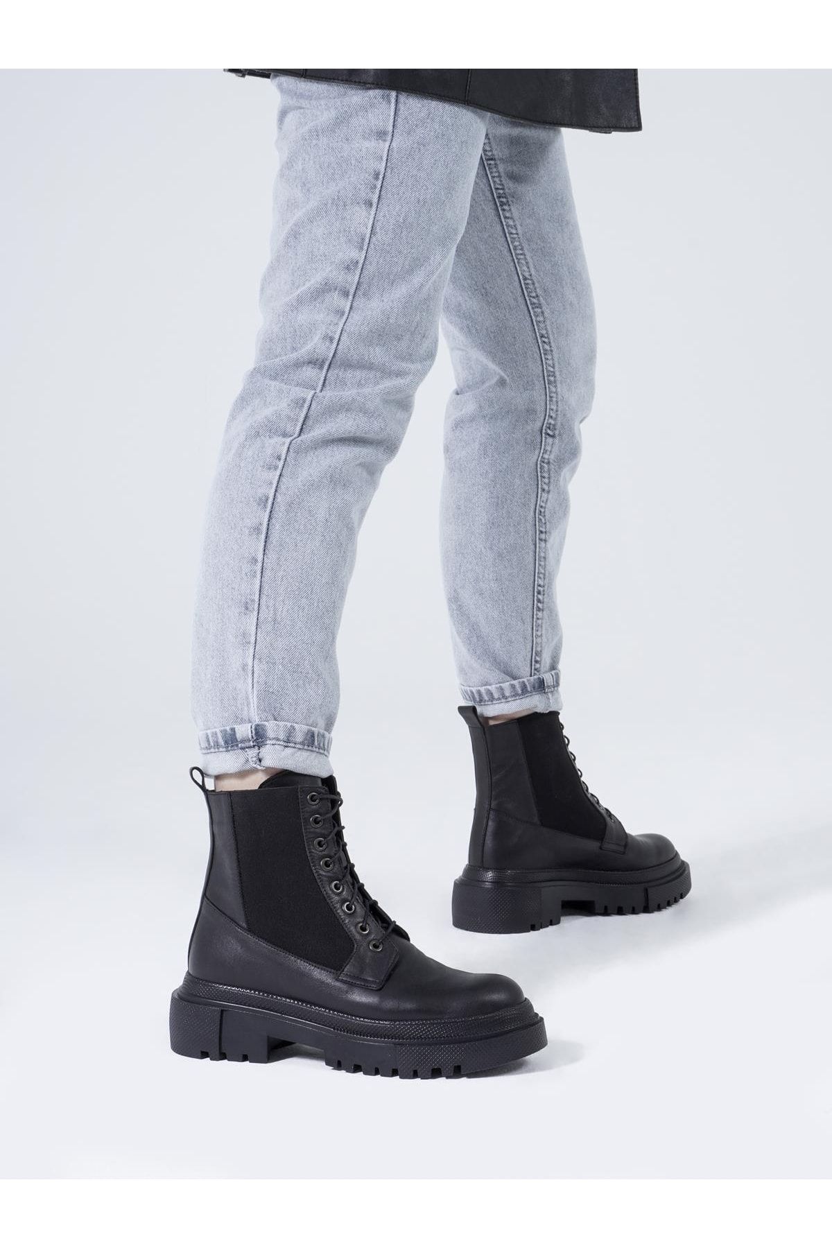 CZ London Stiefelette Schwarz Flacher Absatz Fast ausverkauft