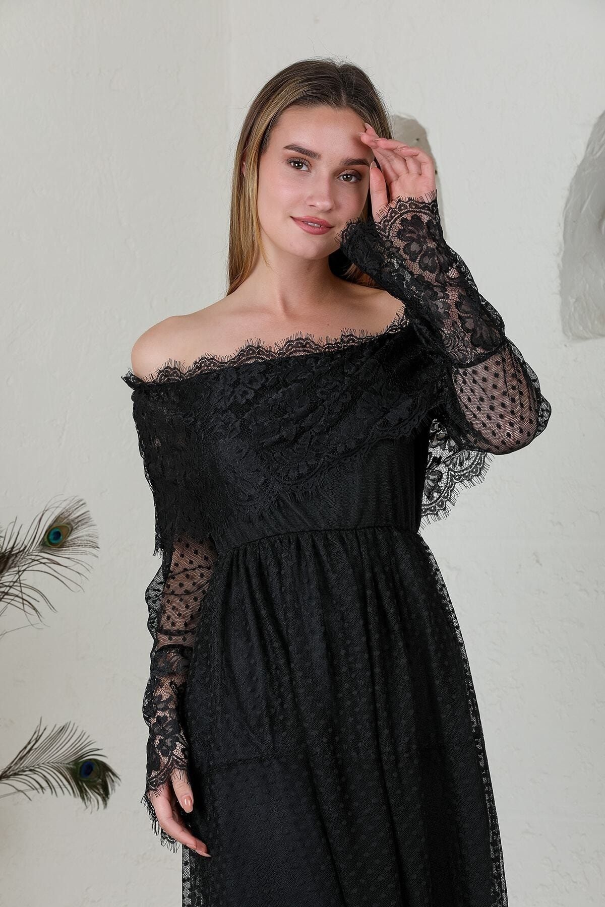 Stock-Madonna Collar Lace Black Dress 1