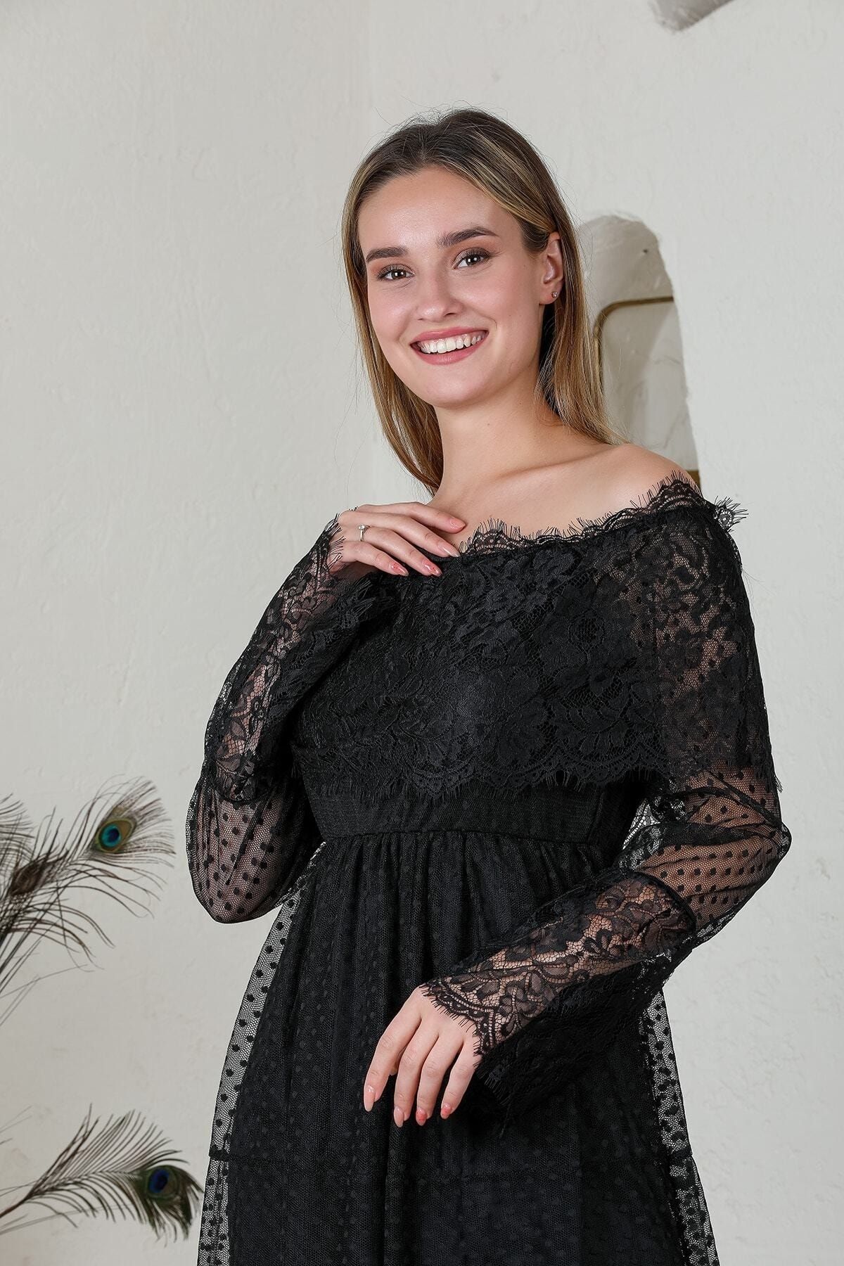 Stock-Madonna Collar Lace Black Dress 2