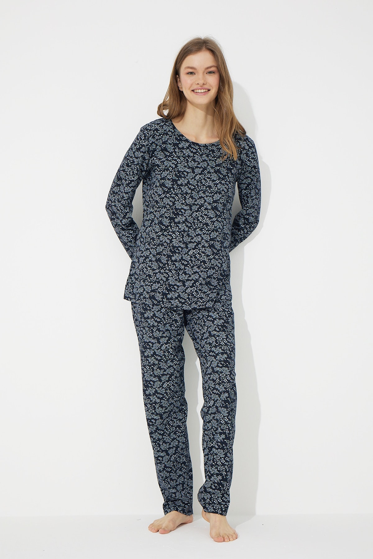 Siyah İnci Lacivert Beyaz Çiçek Desen Pamuklu Pijama Takımı 57