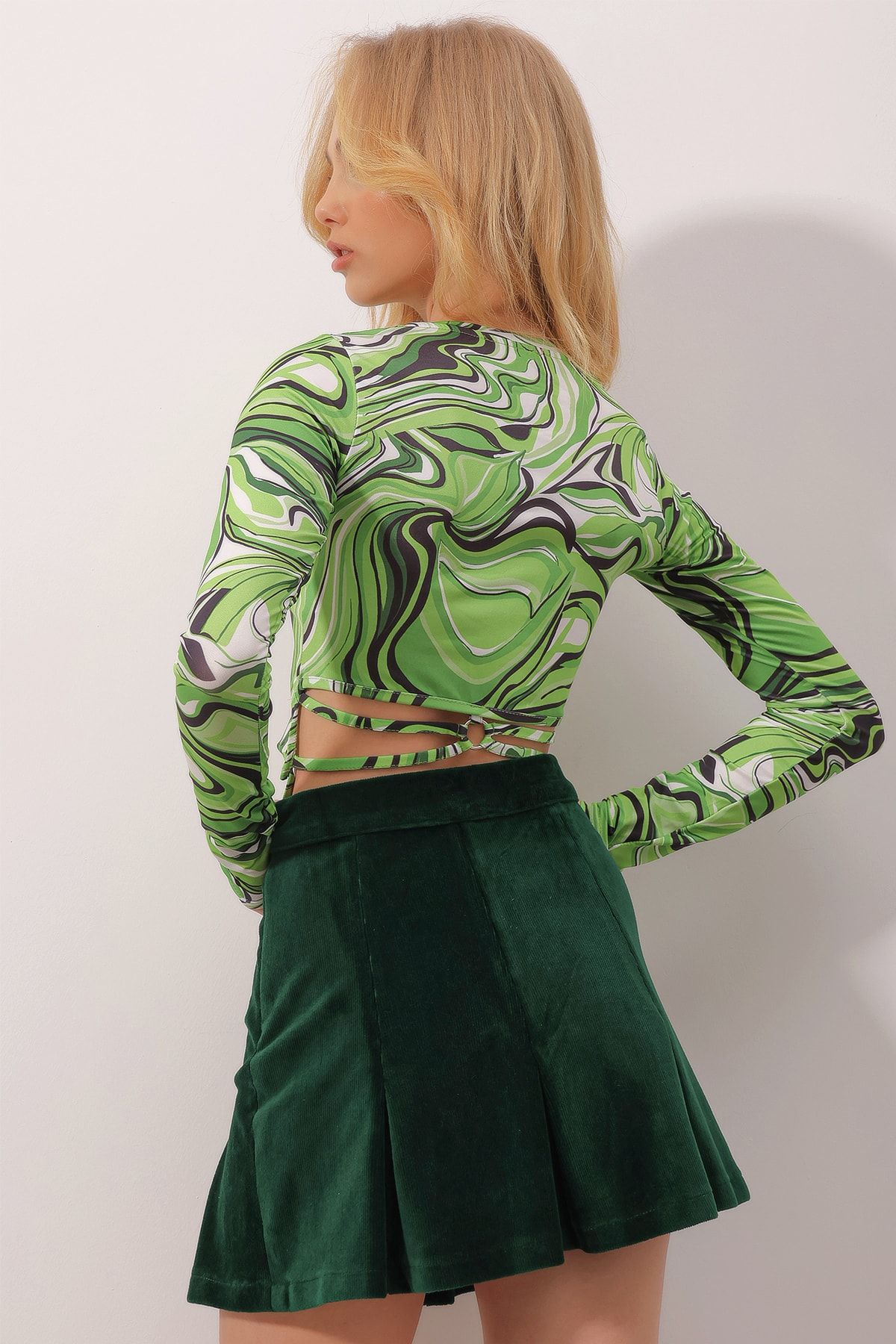 Trend Alaçatı Stili Bluse Grün Slim Fit Fast ausverkauft YB8285