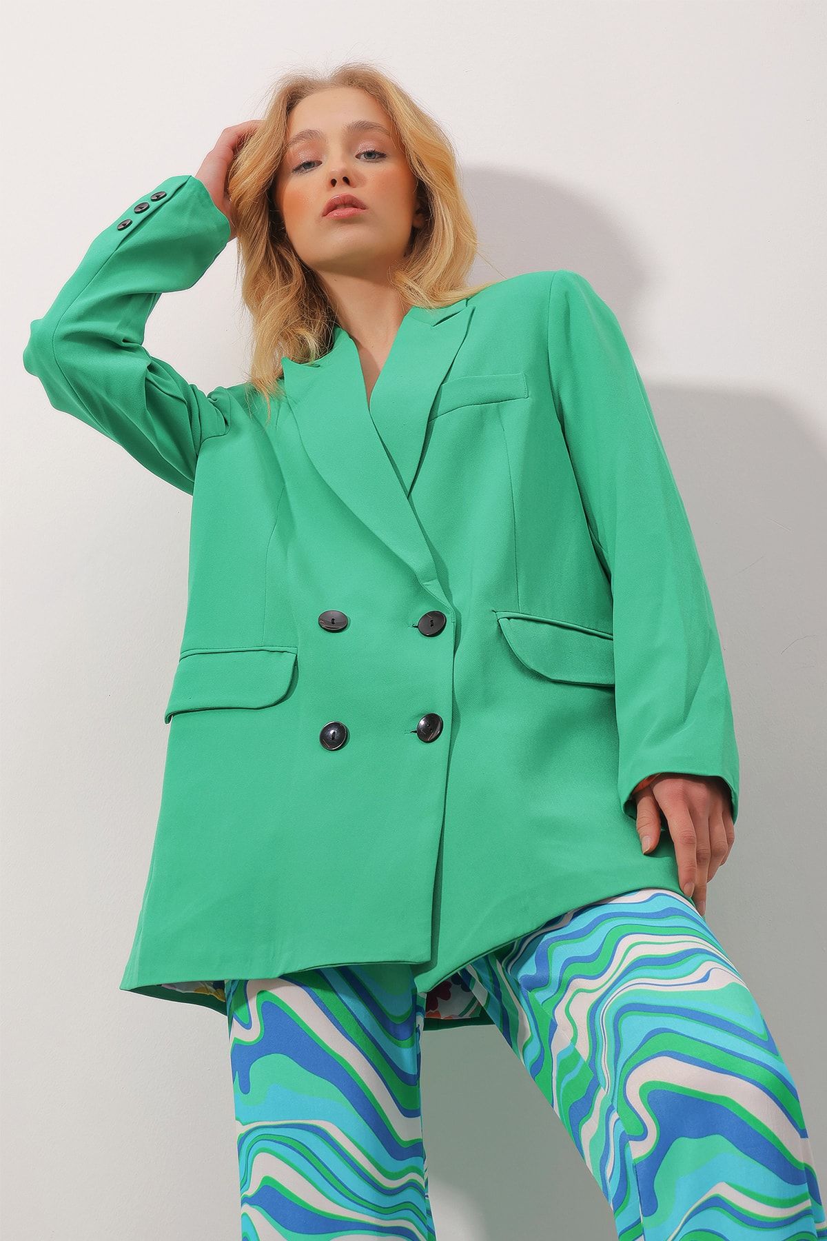 Trend Alaçatı Stili Jacke Grün Oversized Fast ausverkauft