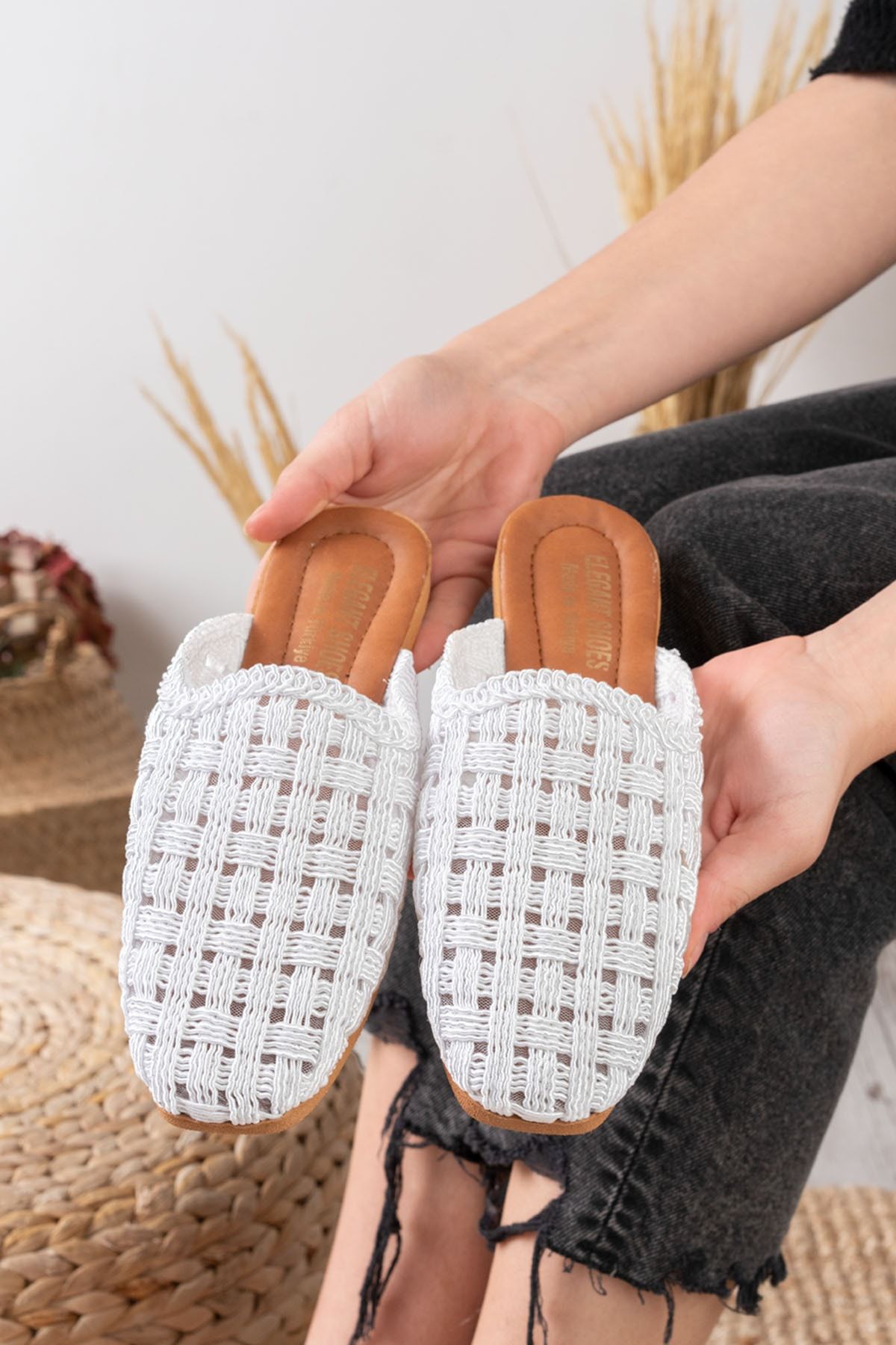 Straw house on sale slippers