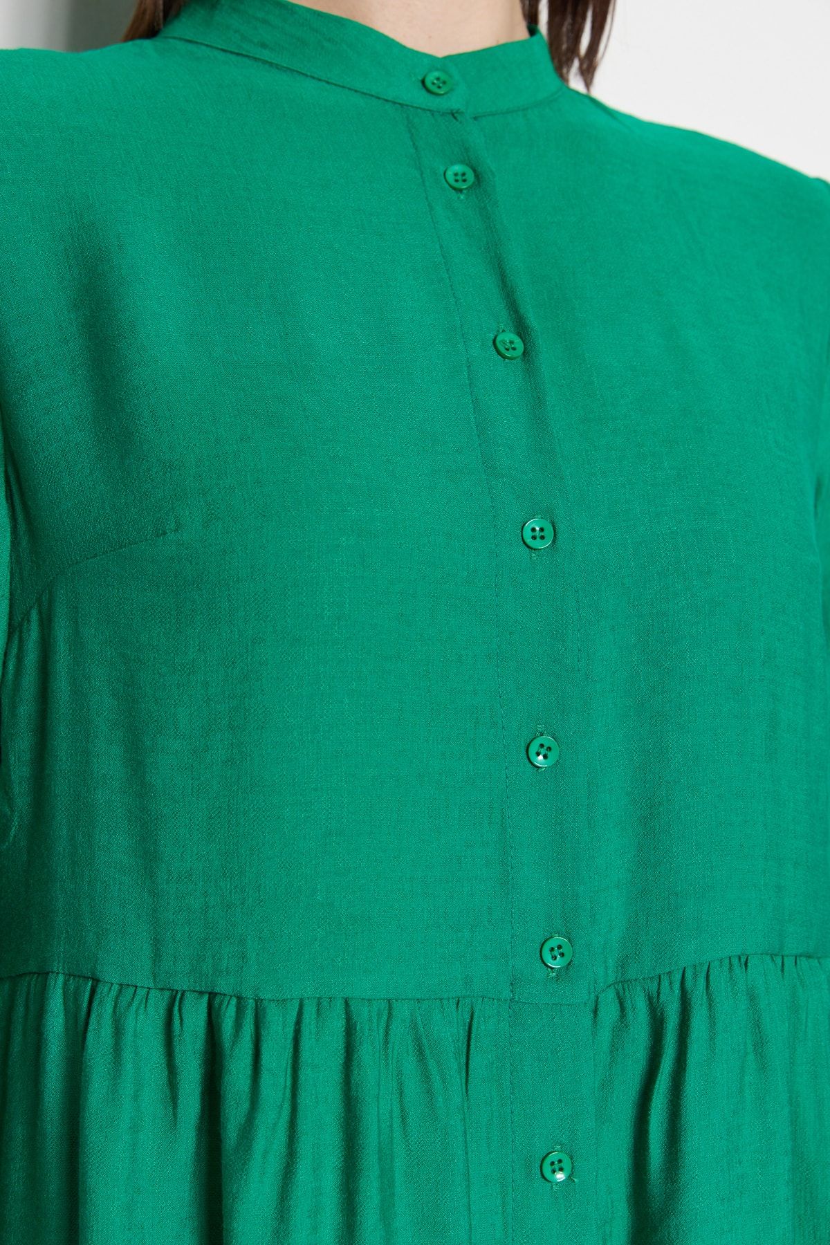 Trendyol Modest-Rochie cămașă cu aspect de in țesut cu guler predominant verde TCTSS23EB00081 5