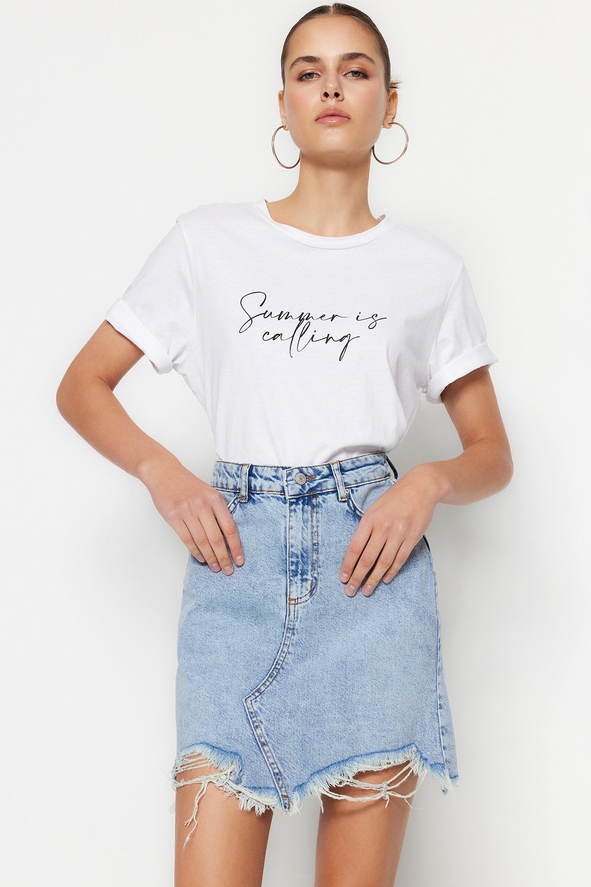 Trendyol Collection Světle modrá roztrhaná mini džínová sukně Twoss23Et00287