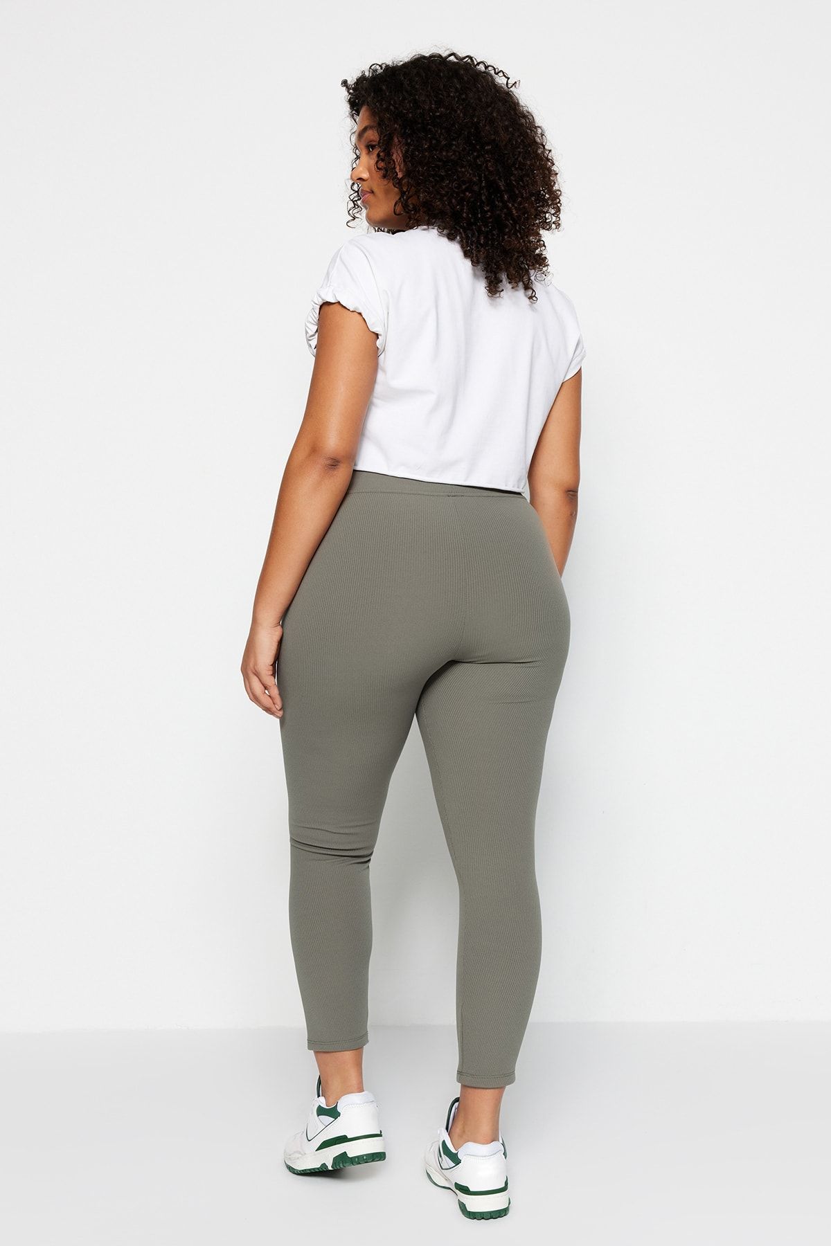 Trendyol Curve-Khaki magas derekú polár belső bordás kötött nagy méretű leggings TBBAW23BV00017 5