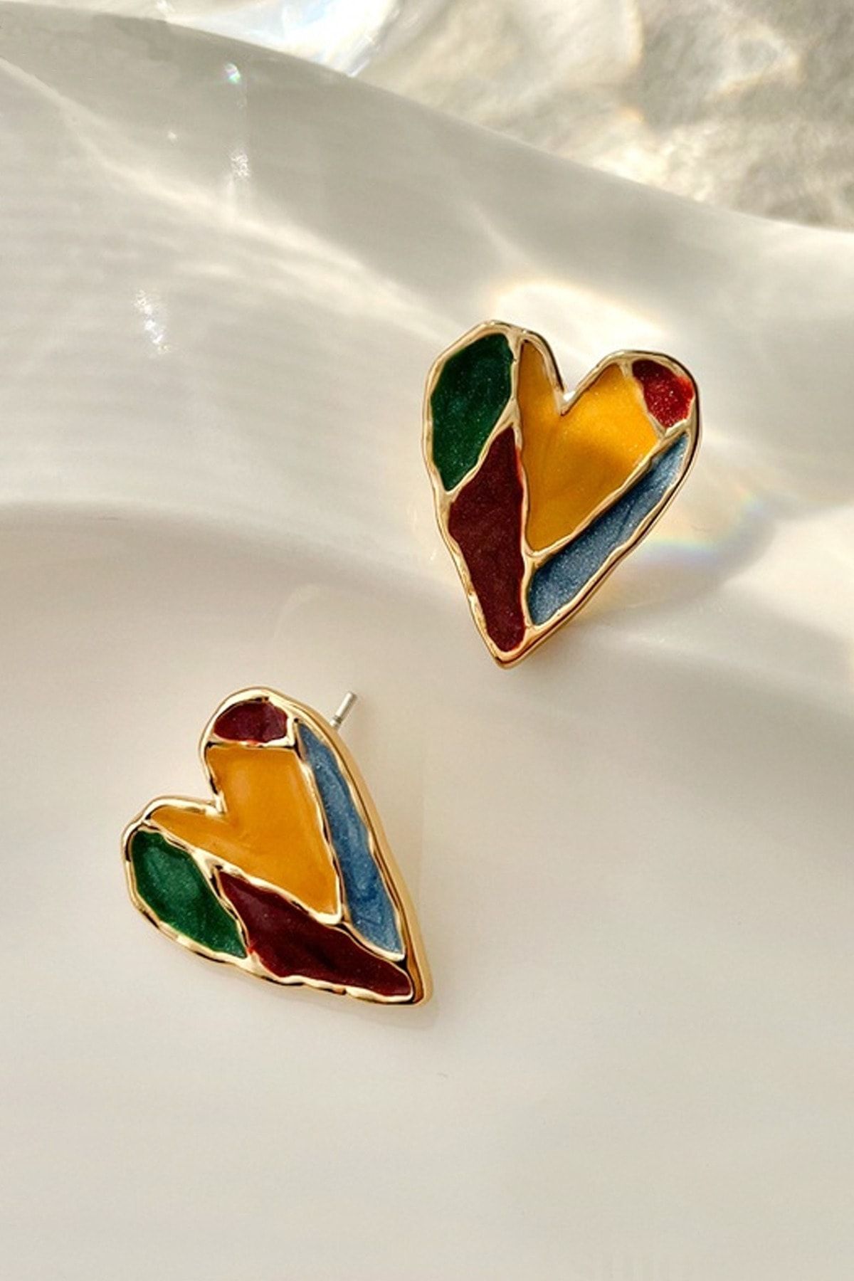 Small heart hot sale earrings gold