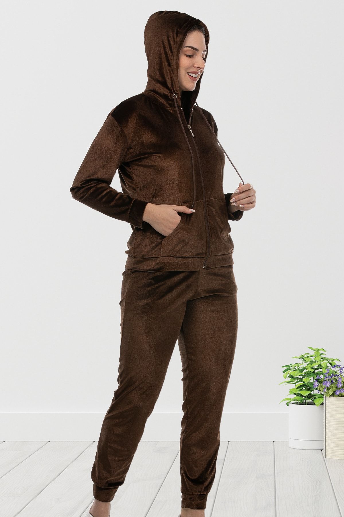 Bella Linda Hooded Velvet Women s Tracksuit Set Trendyol
