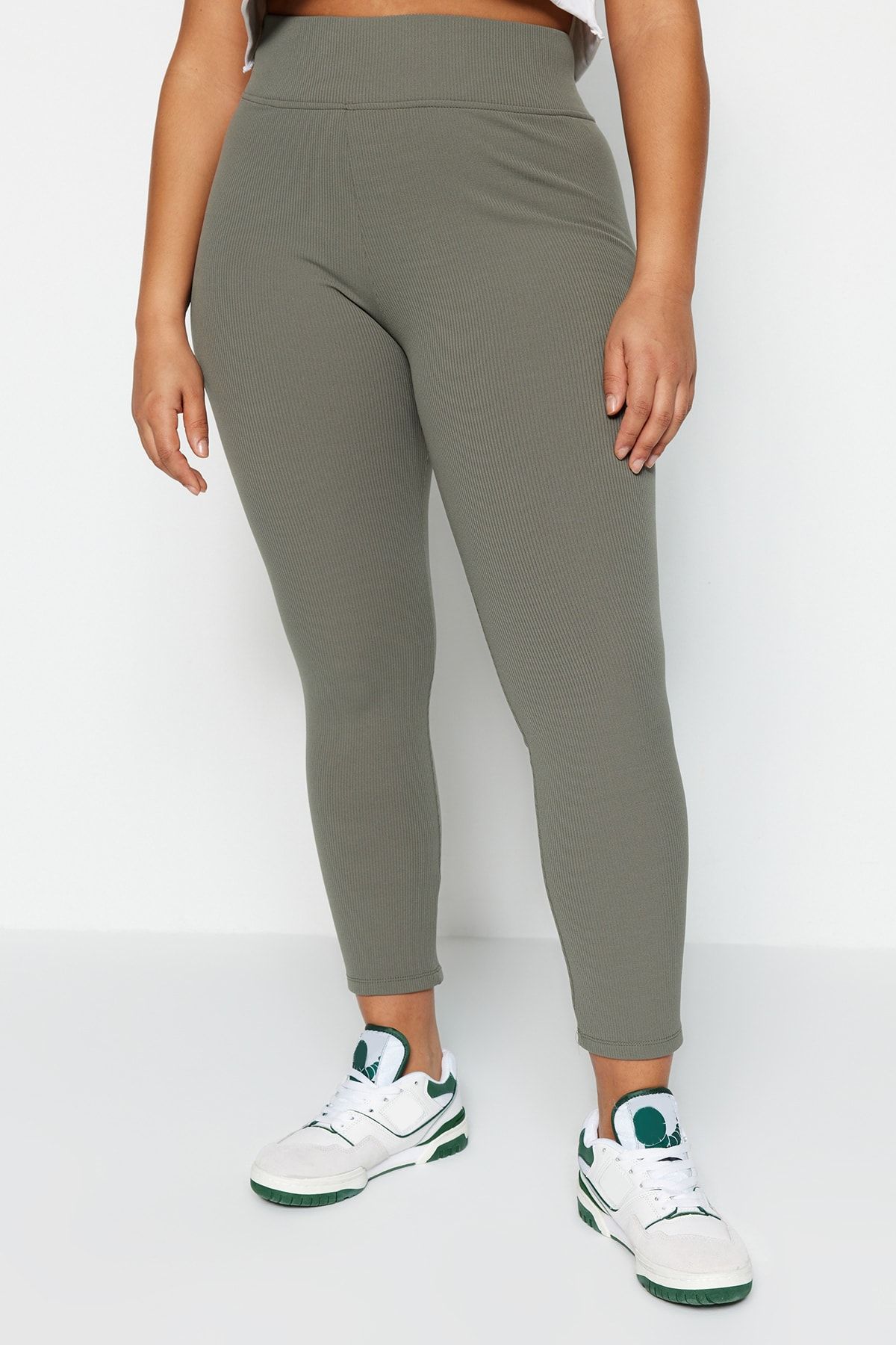 Trendyol Curve-Khaki magas derekú polár belső bordás kötött nagy méretű leggings TBBAW23BV00017 3