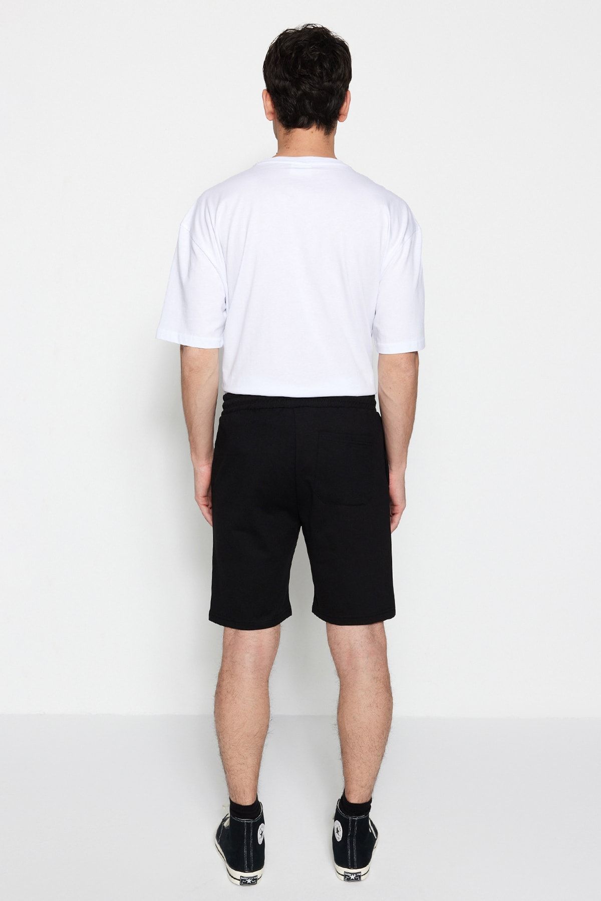 Trendyol Collection-Černé základní šortky a Bermudy - pravidelný střih Tmnss20Sr0068 4