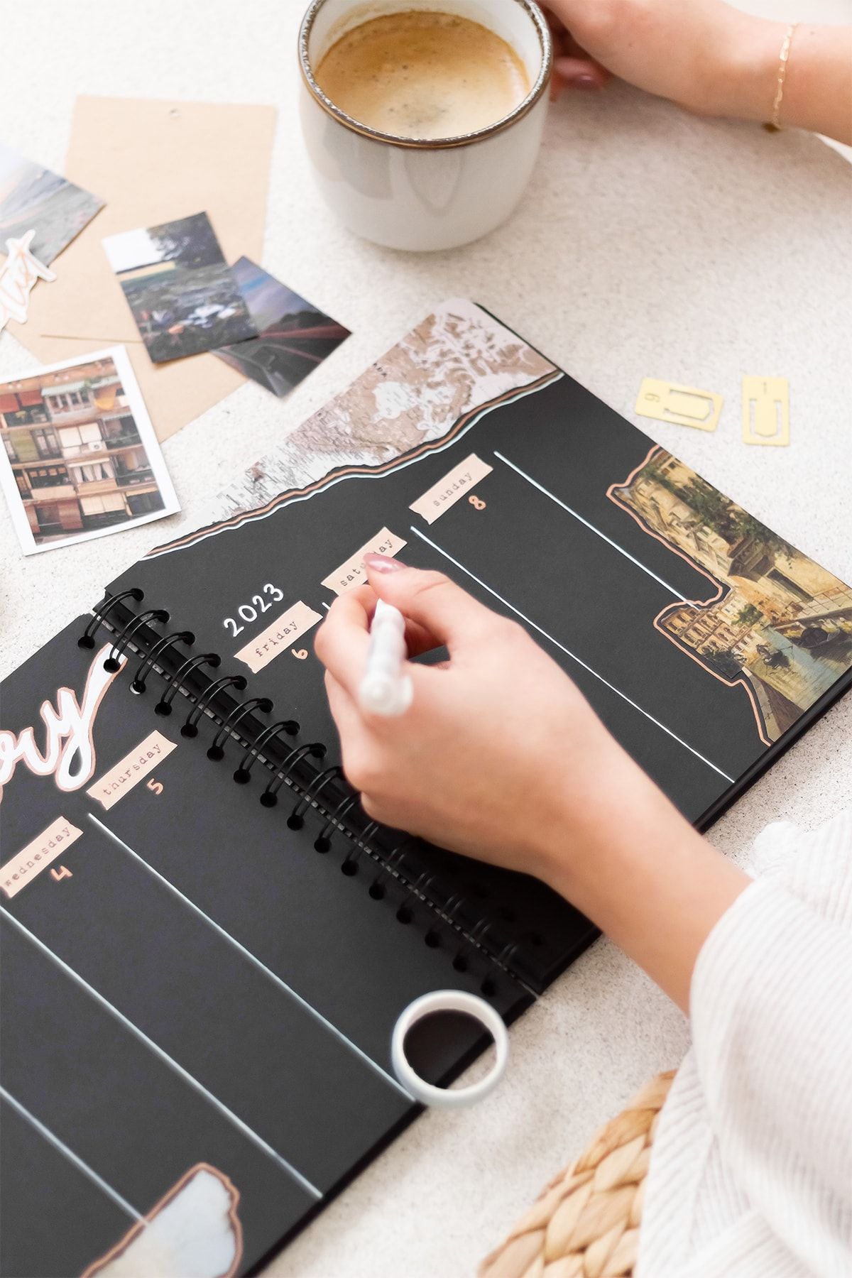 Matt Notebook-دفتر ذكريات مربع الشكل مقاس 18x21 على شكل ورقة سوداء + قلم Uni-ball Um-153 Signo Broad White مقاس 1.0 مم 8