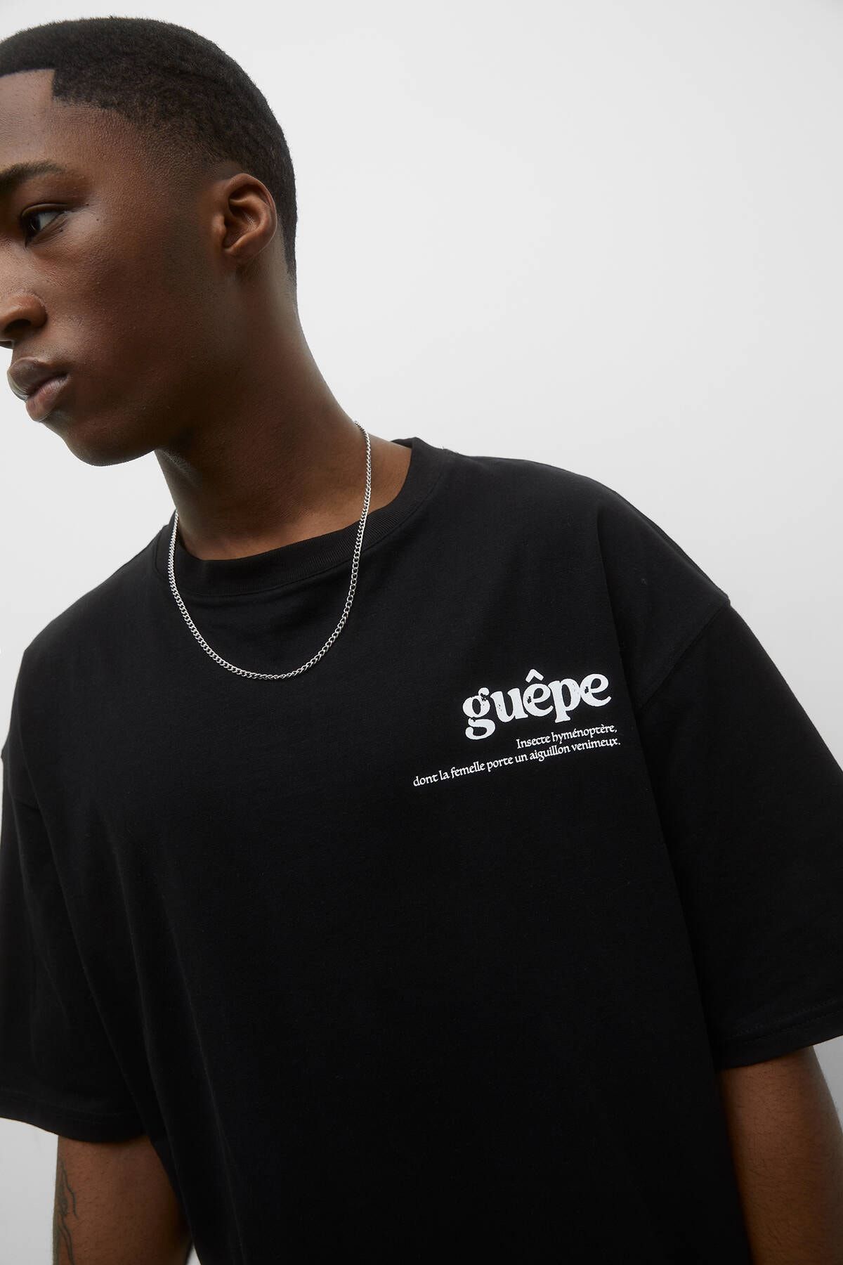 Pull &amp; Bear Kısa Kollu Ve Arı Baskılı T-shirt PG6485