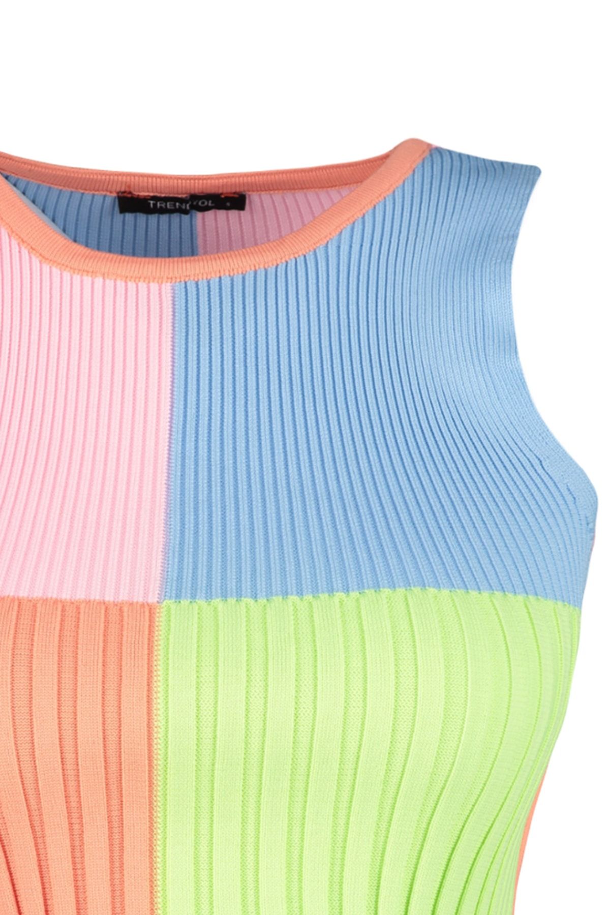 Trendyol Collection-Orangefarbene Crop-Strickbluse mit Blockfarben TWOSS22BZ1003 7