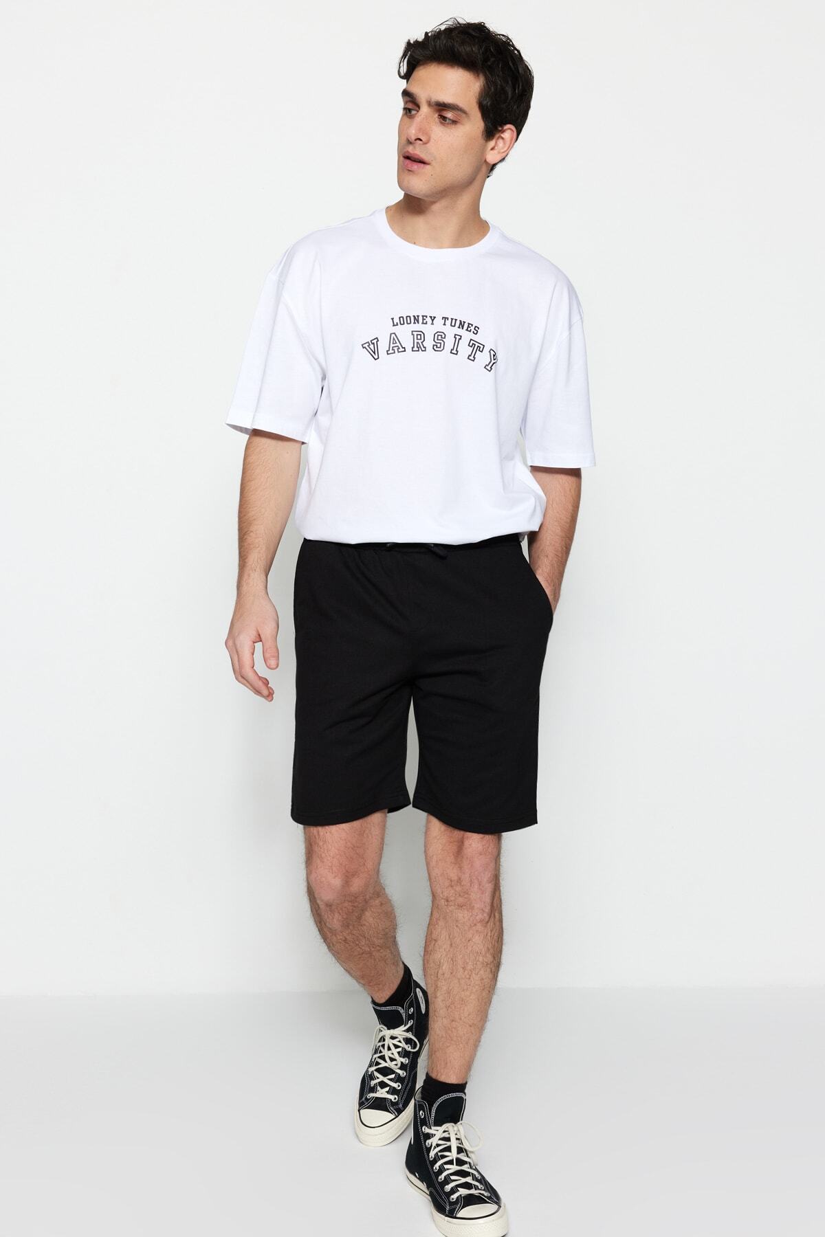 Trendyol Collection-Černé základní šortky a Bermudy - pravidelný střih Tmnss20Sr0068 2