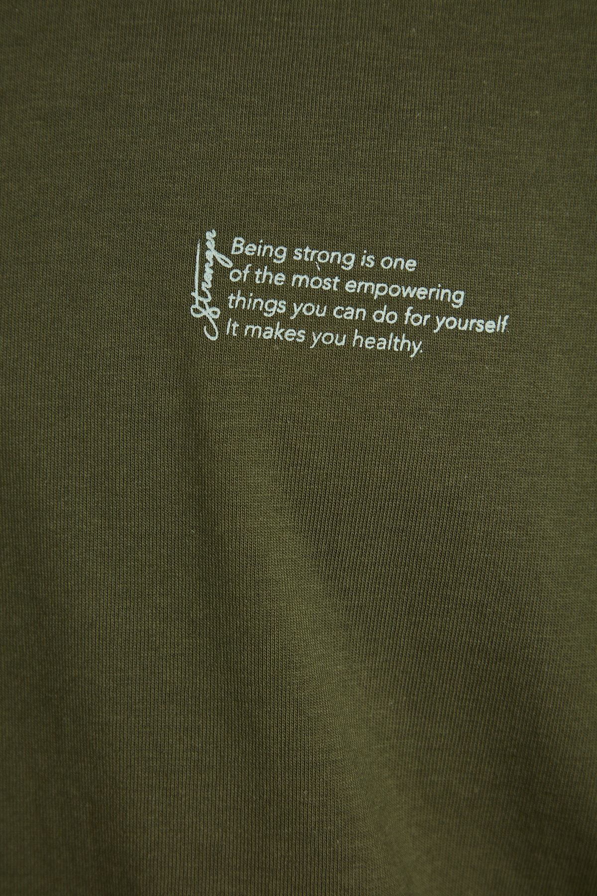 Trendyol Collection-Khakifarbenes Oversize-T-Shirt aus 100 % Baumwolle mit Rundhalsausschnitt – TMNSS23TS00084 6