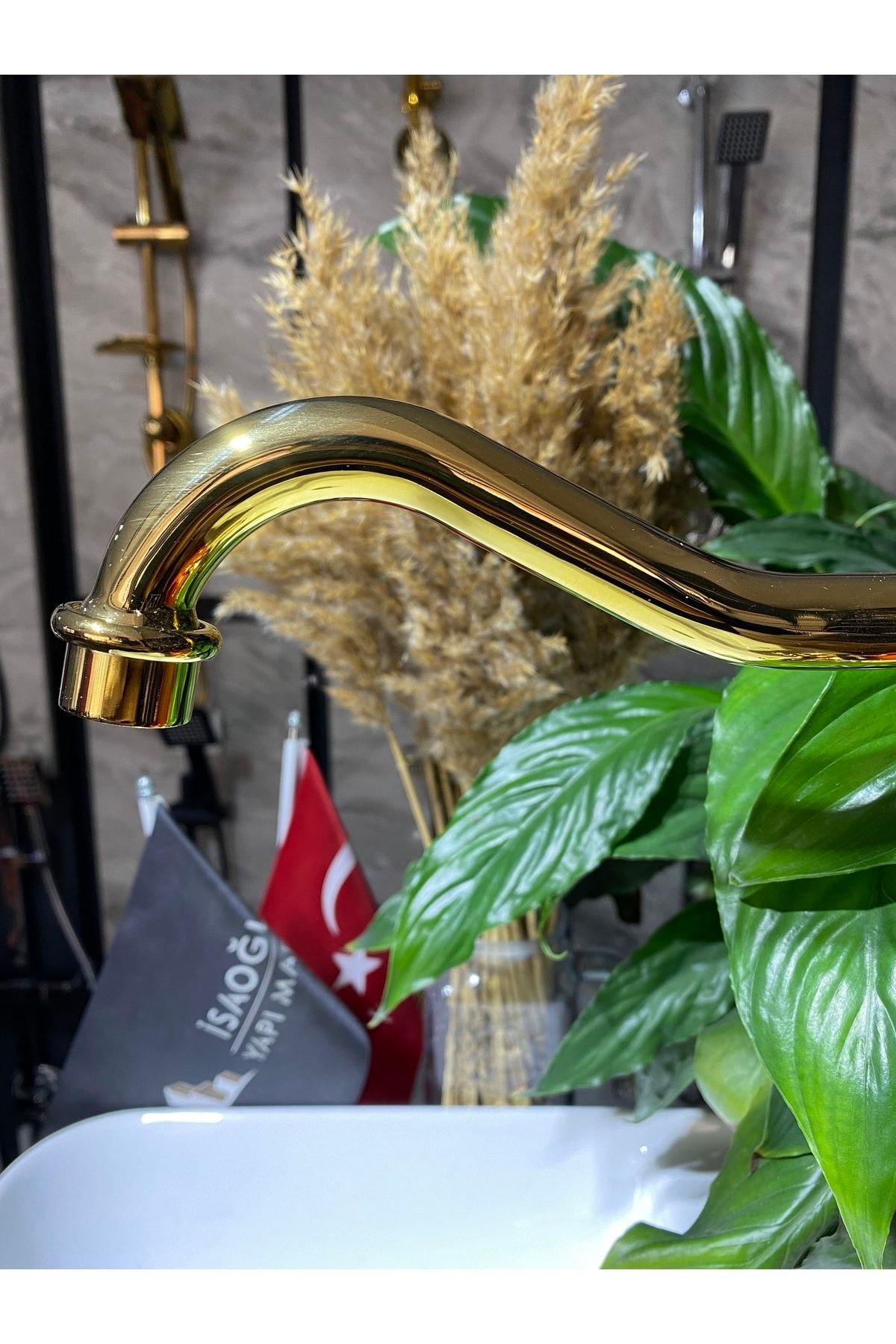İSAOĞLU YAPI-Gold Kitchen Faucet Gold Sink Faucet Avantgarde Design Open and Close System Rustic Kitchen Faucet 3