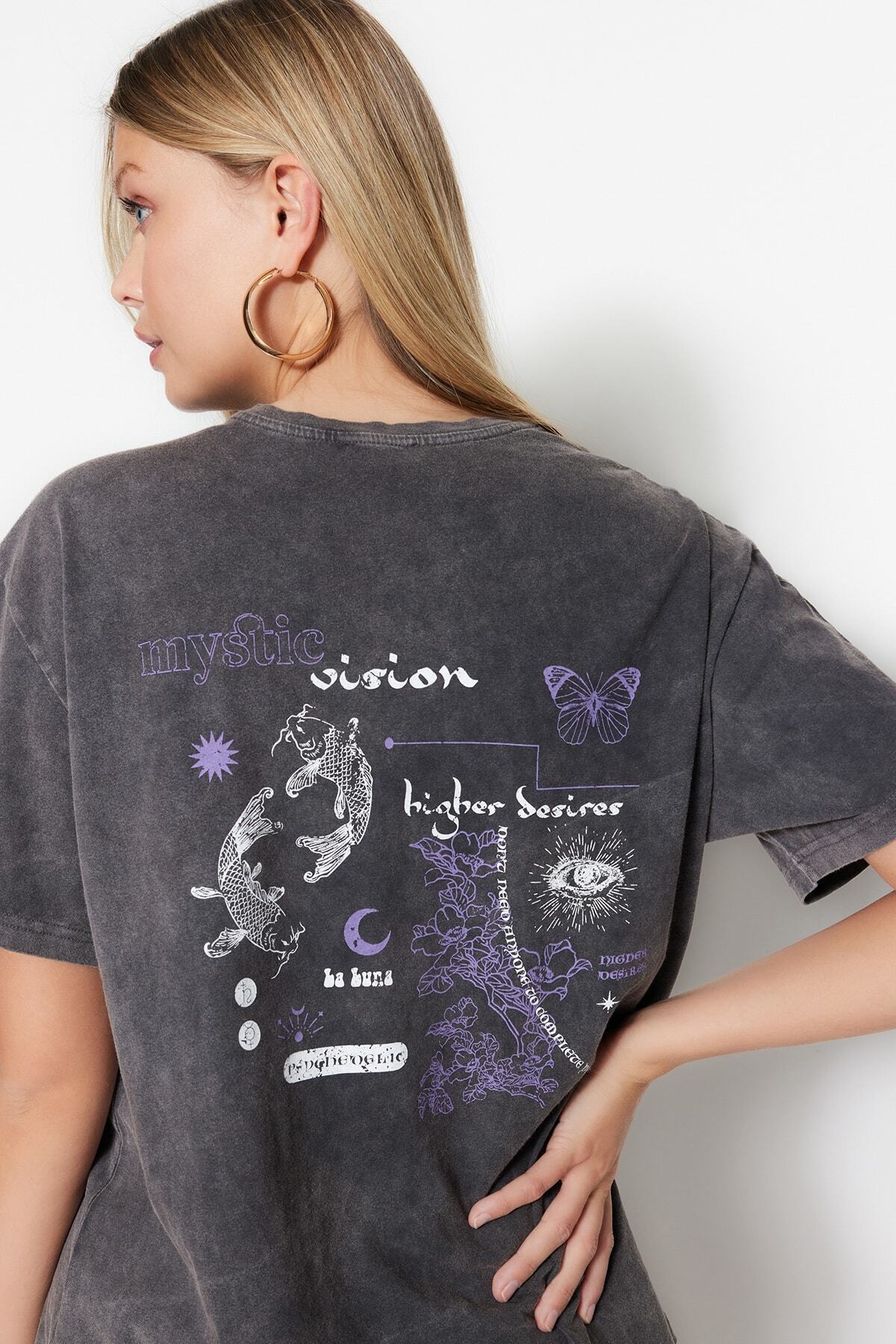 Trendyolmilla  Antrasit %100 Kalın Pamuklu Soluk Efektli Sırt Baskılı Boyfriend Örme T-Shirt TWOSS23TS00109 - Görsel 10