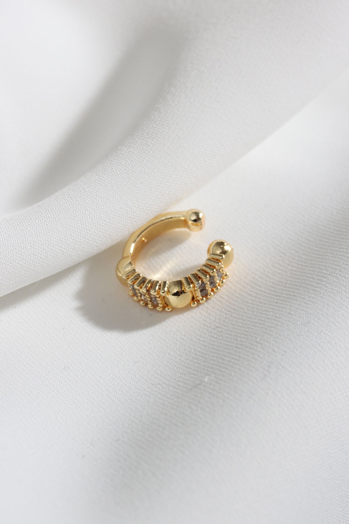 Zırcon Taşlı Gold Tekli Sıkıştırmalı Kıkırdak Küpe 2