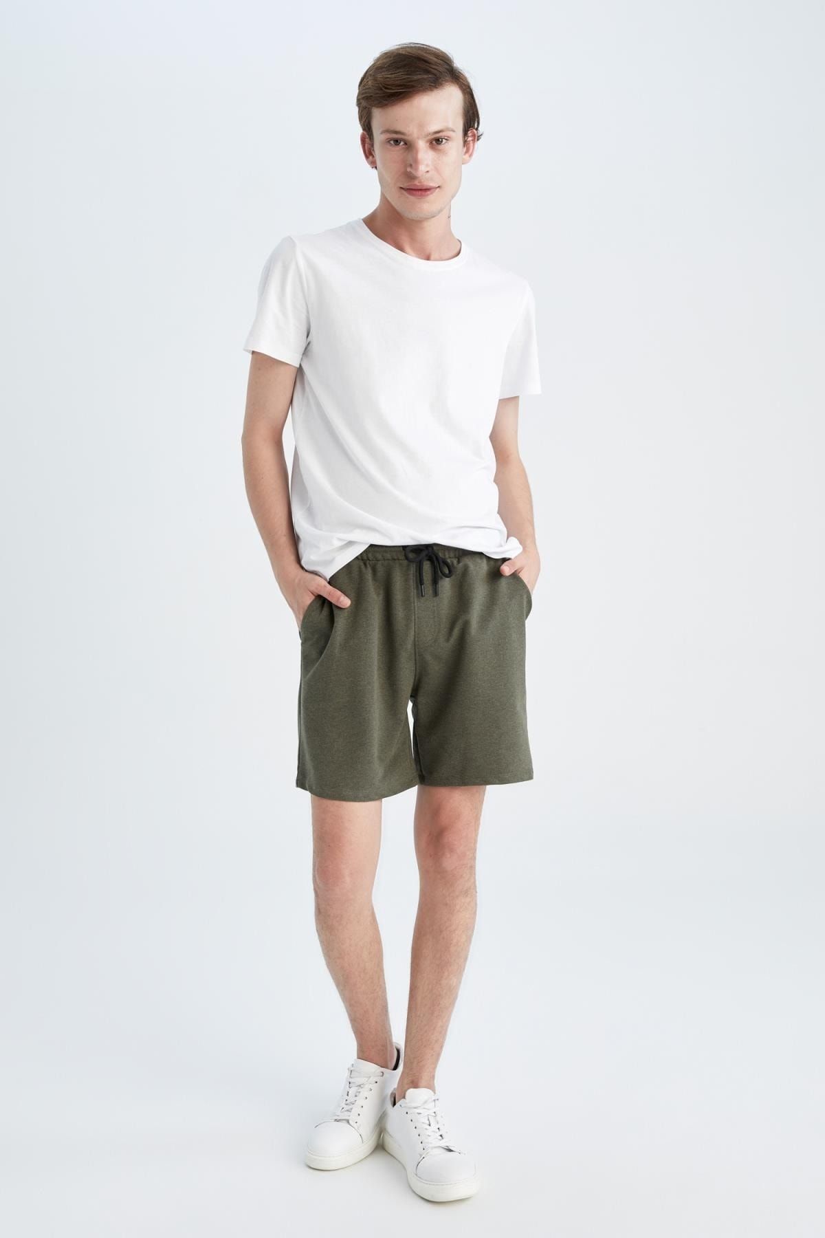 DeFacto Shorts Khaki Mittlerer Bund