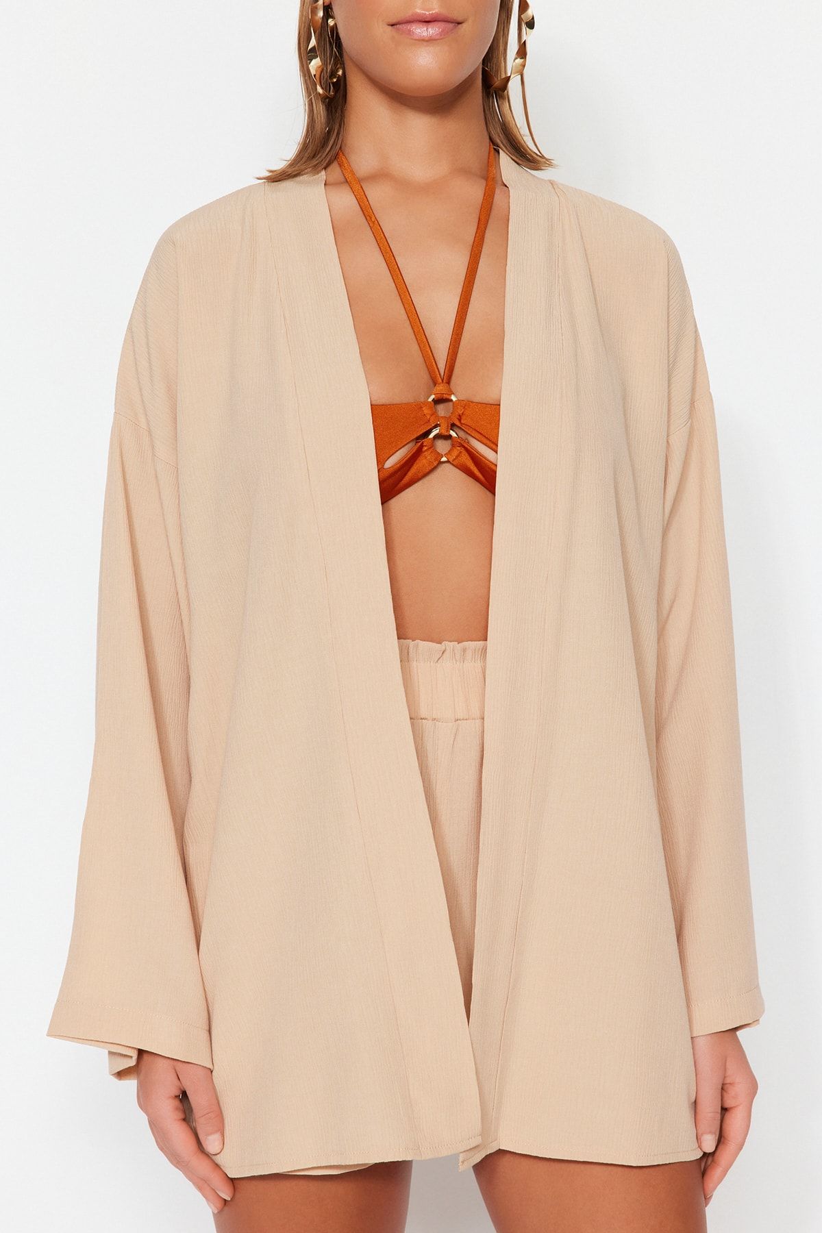 Trendyol Collection-Beigefarbenes Strand-Set mit Kimono und Shorts – TBESS23AU00089 4