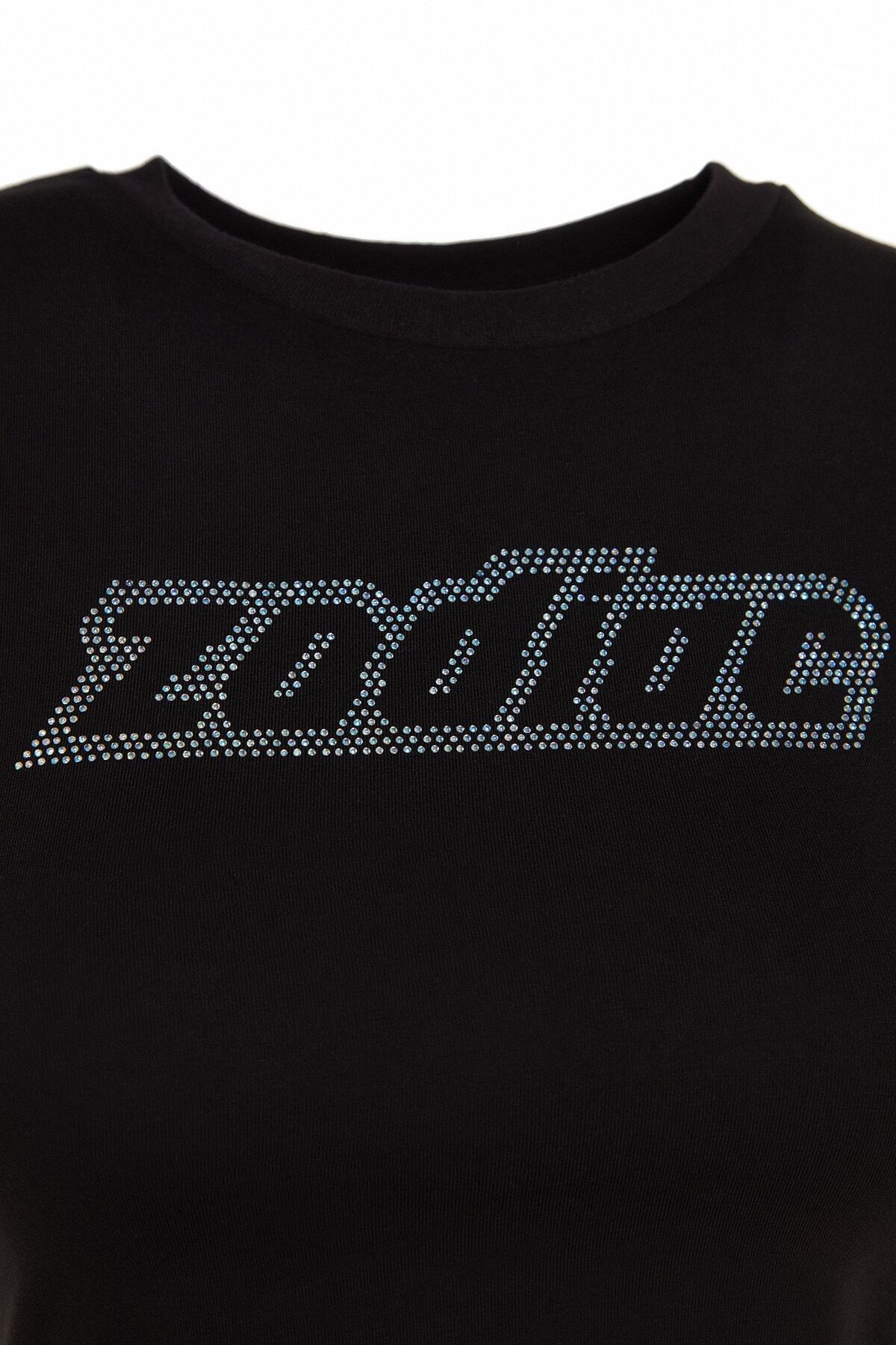 Trendyolmilla  Siyah Taş Baskılı Basic Crop Bisiklet Yaka Pamuklu Esnek Örme T-Shirt TWOSS23TS00128 - Görsel 7