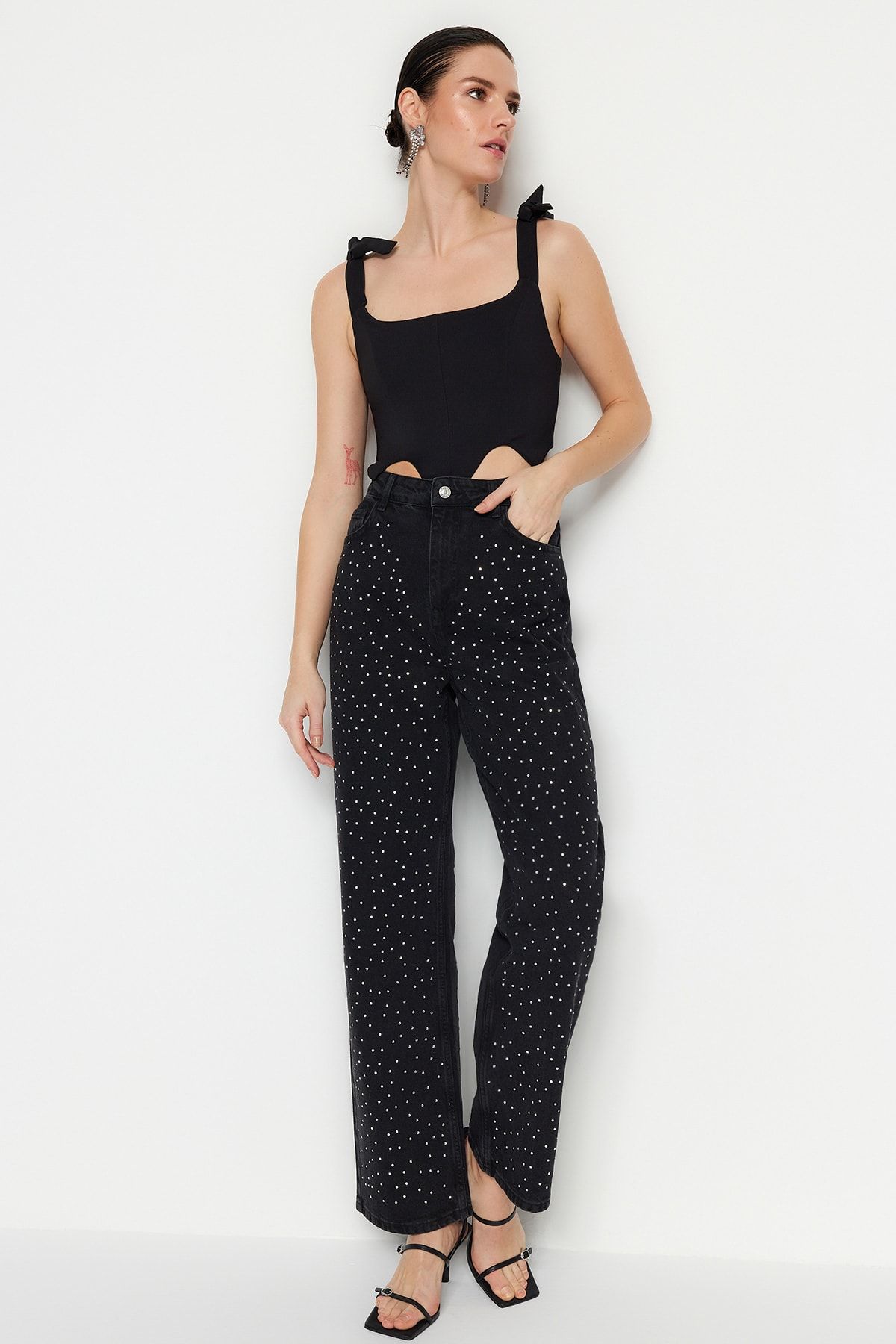 complete the look image