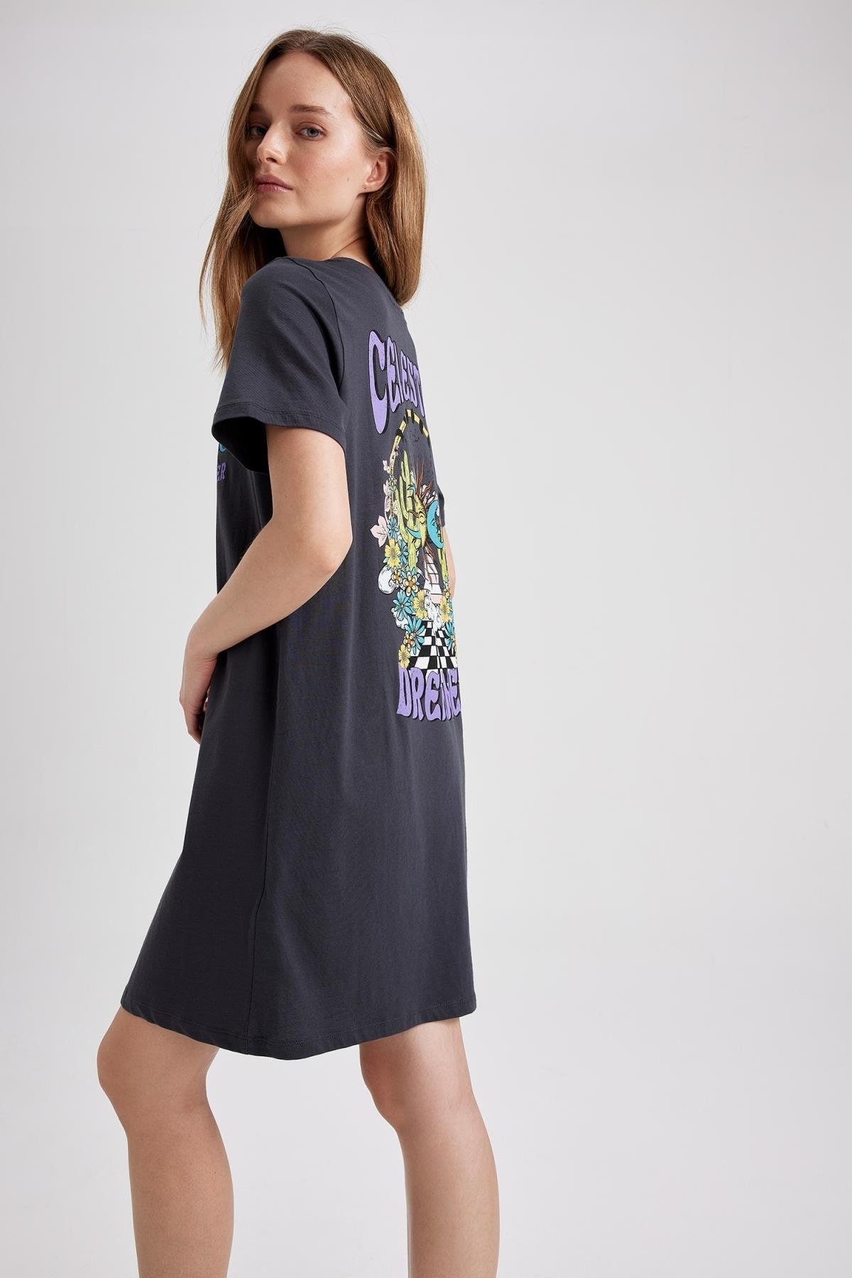 DeFacto Coool Oversize Fit Mistik Sırt Baskılı Kısa Kollu Penye elbise Tişört