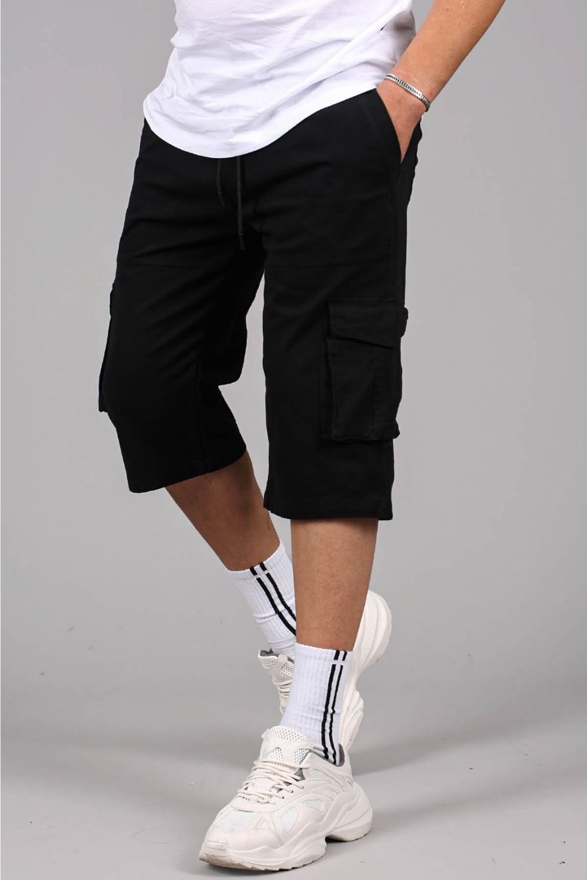 Madmext Shorts Schwarz Mittlerer Bund Fast ausverkauft