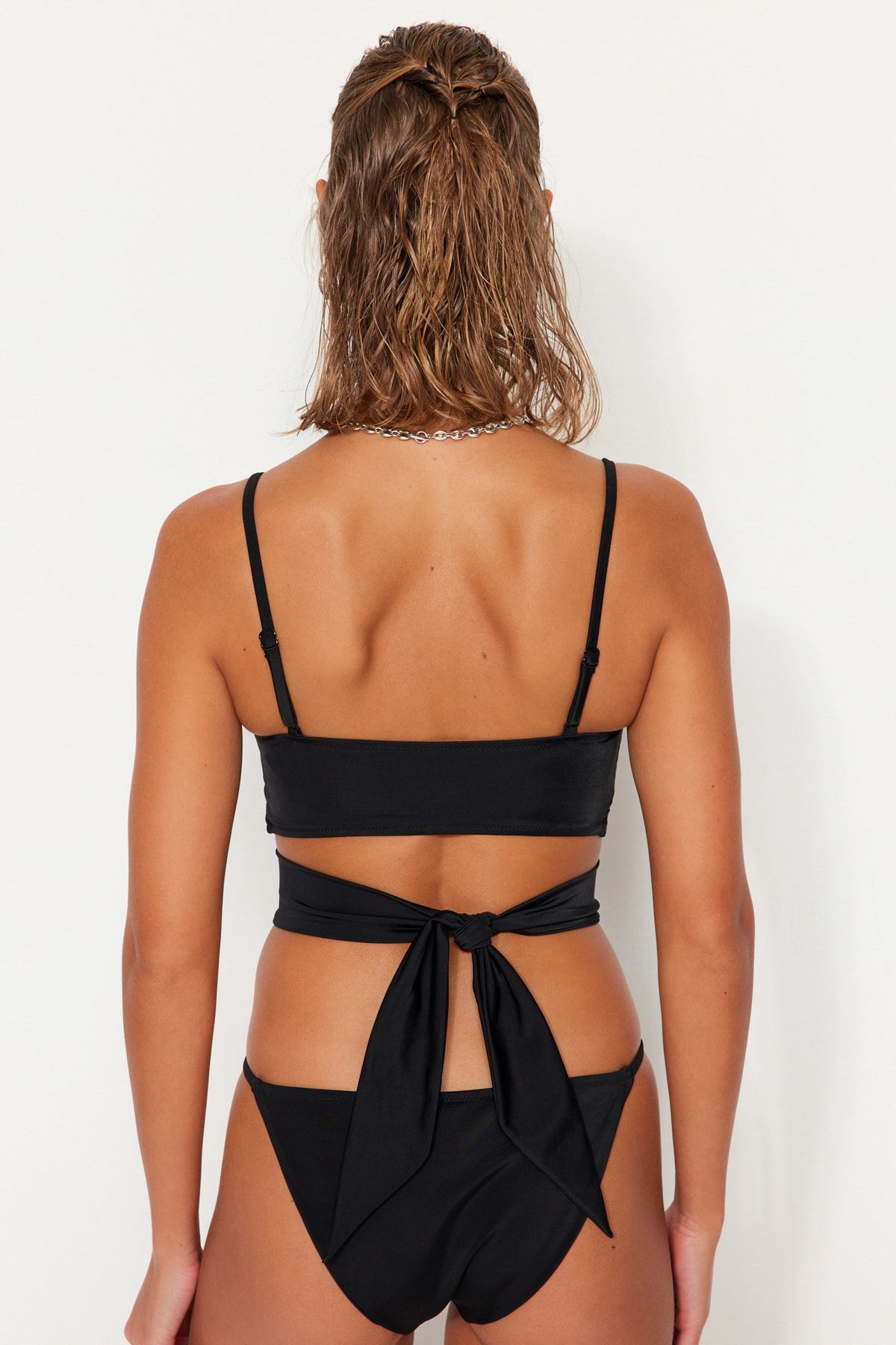 Trendyol Collection-Schwarzes Bralette-Bikinioberteil zum Binden TBESS22BU0279 6