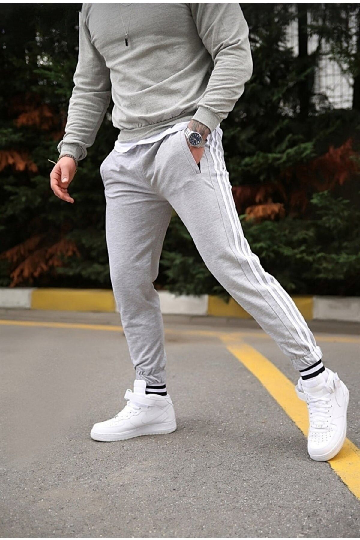 Sweatpants without outlet cuffs