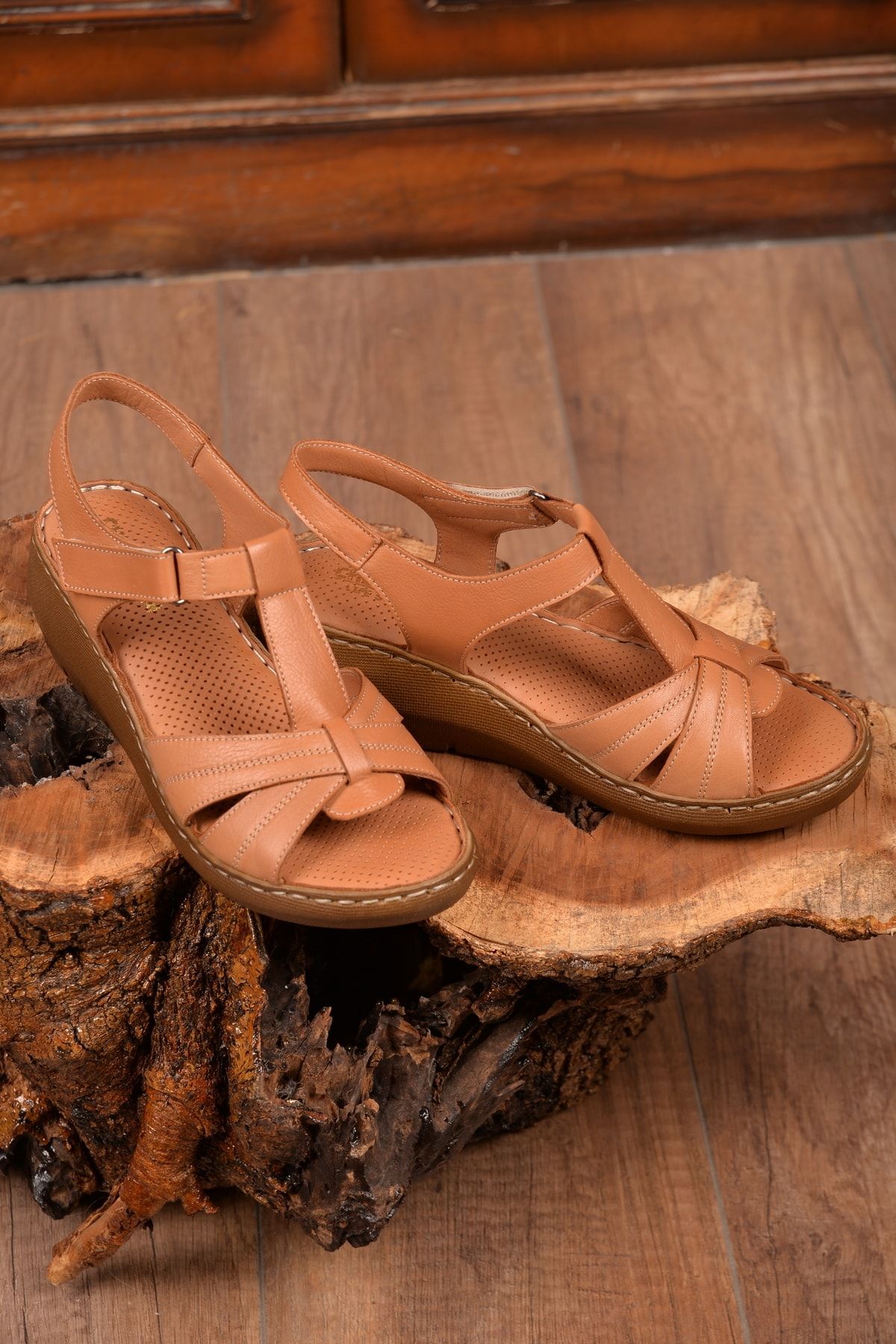 Dunlop top wedge slippers
