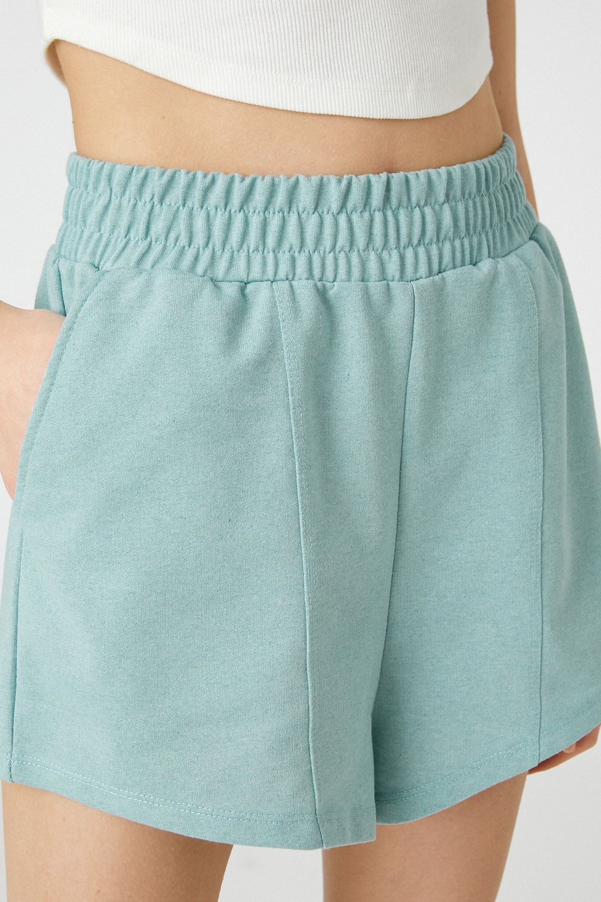 Koton Shorts Grün Mittlerer Bund YB7107